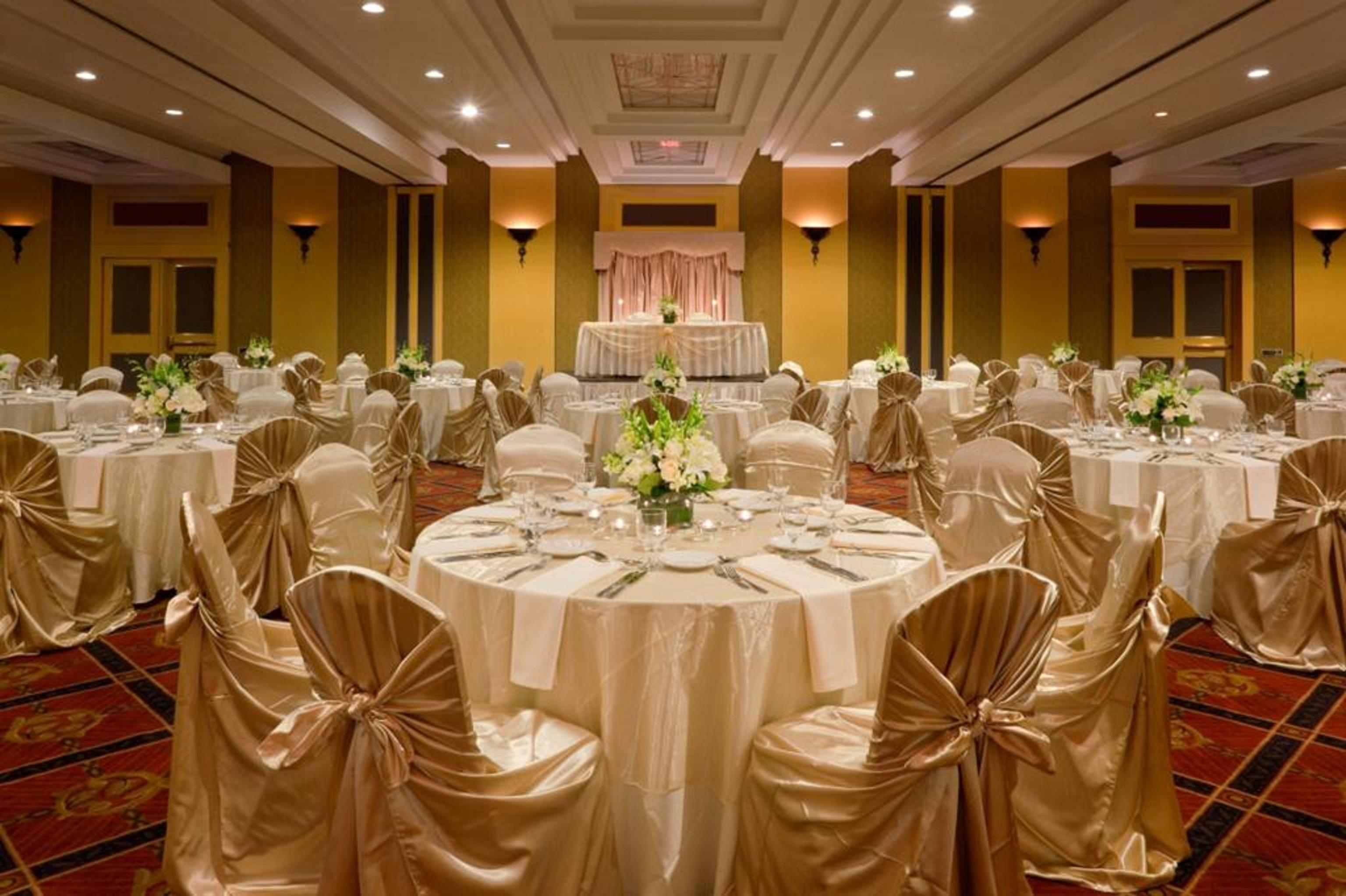 Laguardia Plaza Hotel 3*