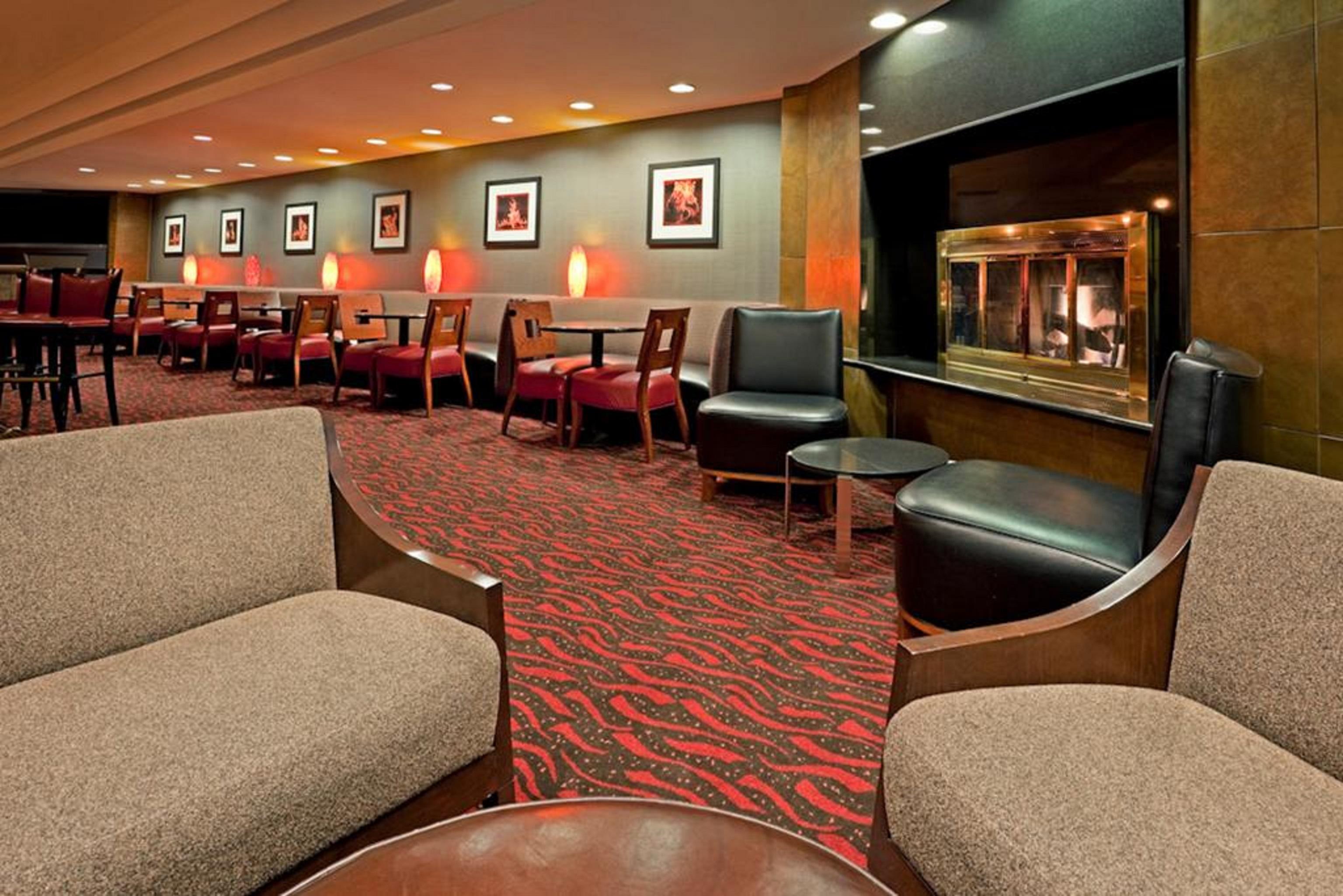 Laguardia Plaza Hotel