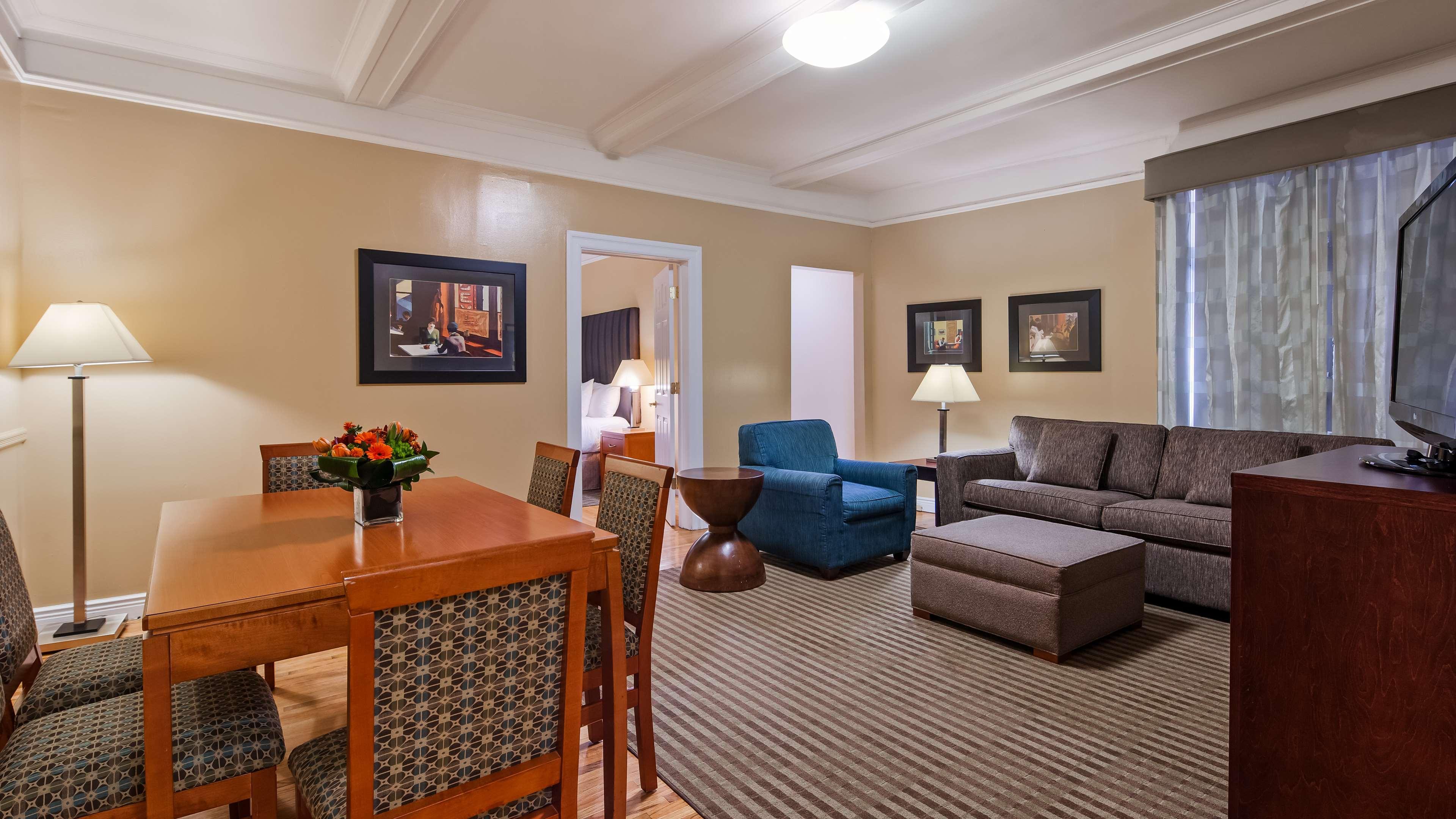 Best Western Plus Hospitality House