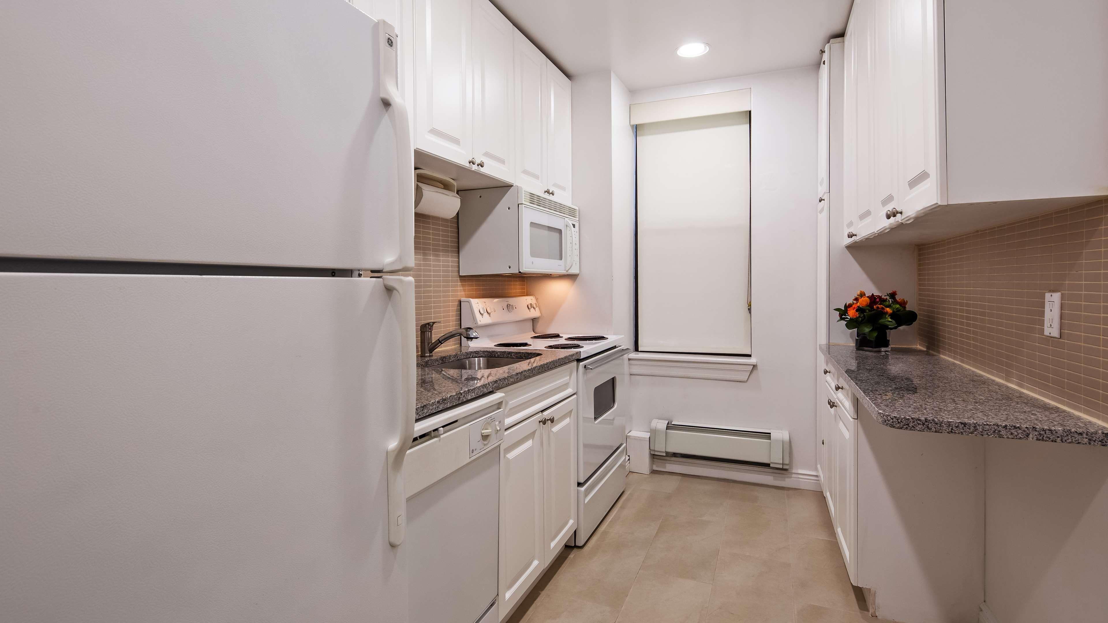Best Western Plus Hospitality House 3*