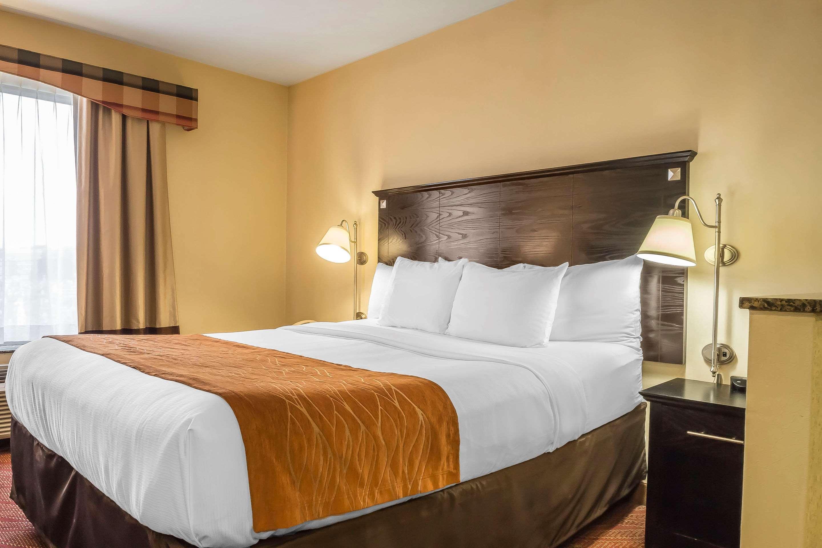 Comfort & Laguardia Airport Hotel 3*