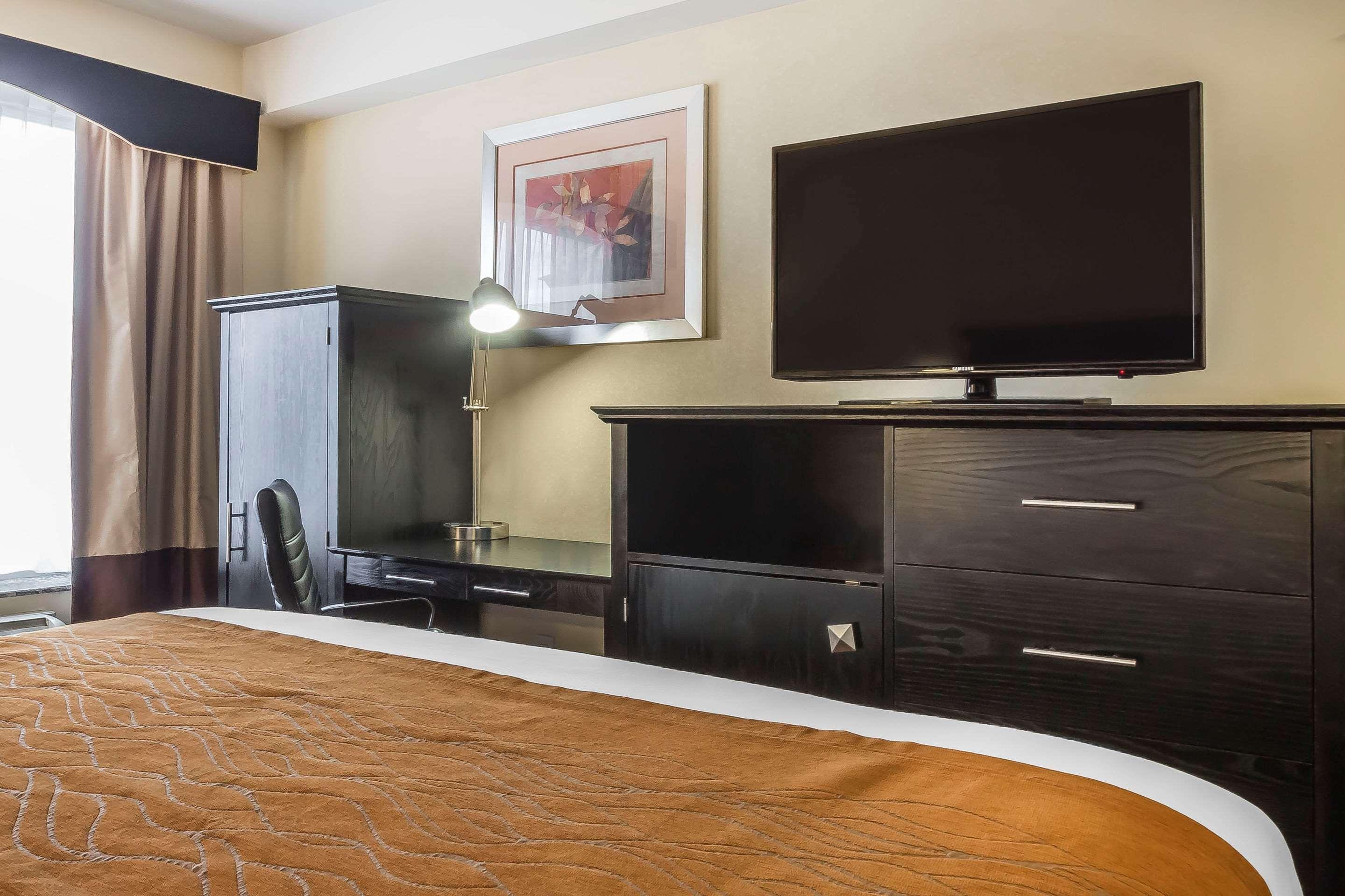 Comfort & Laguardia Airport Hotel 3*