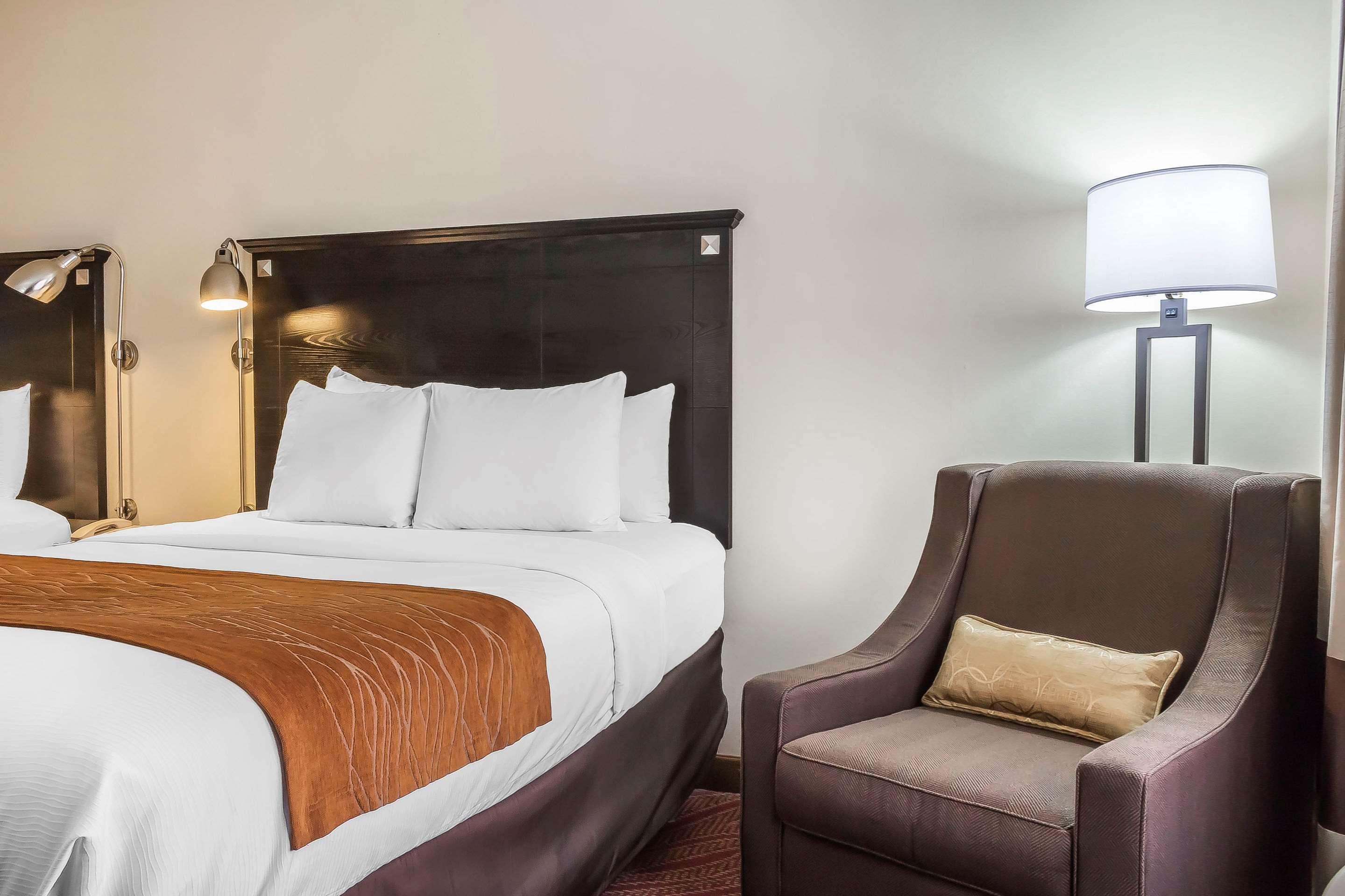 Hotel Comfort & Laguardia Airport 3*