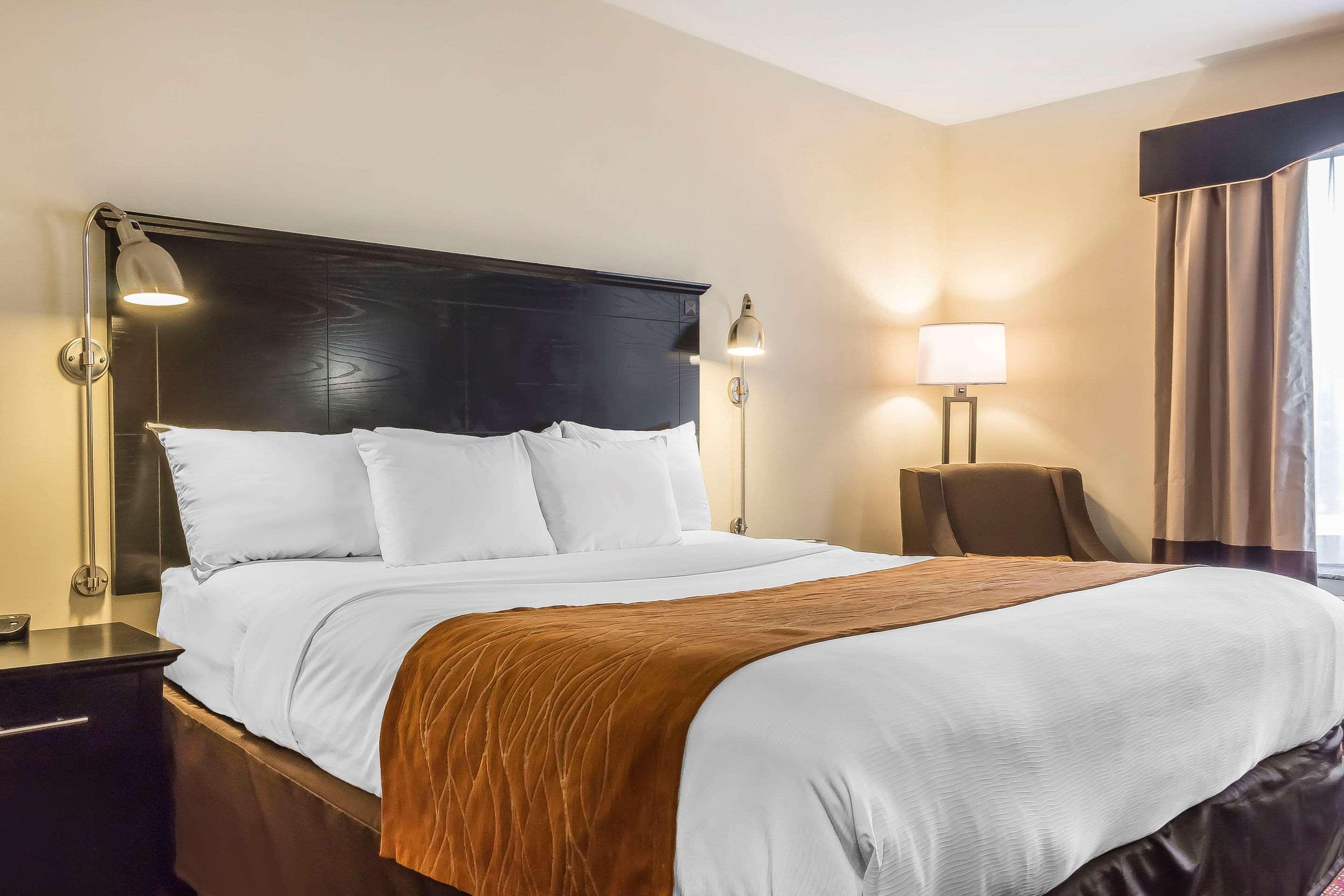 Hotel Comfort & Laguardia Airport 3*