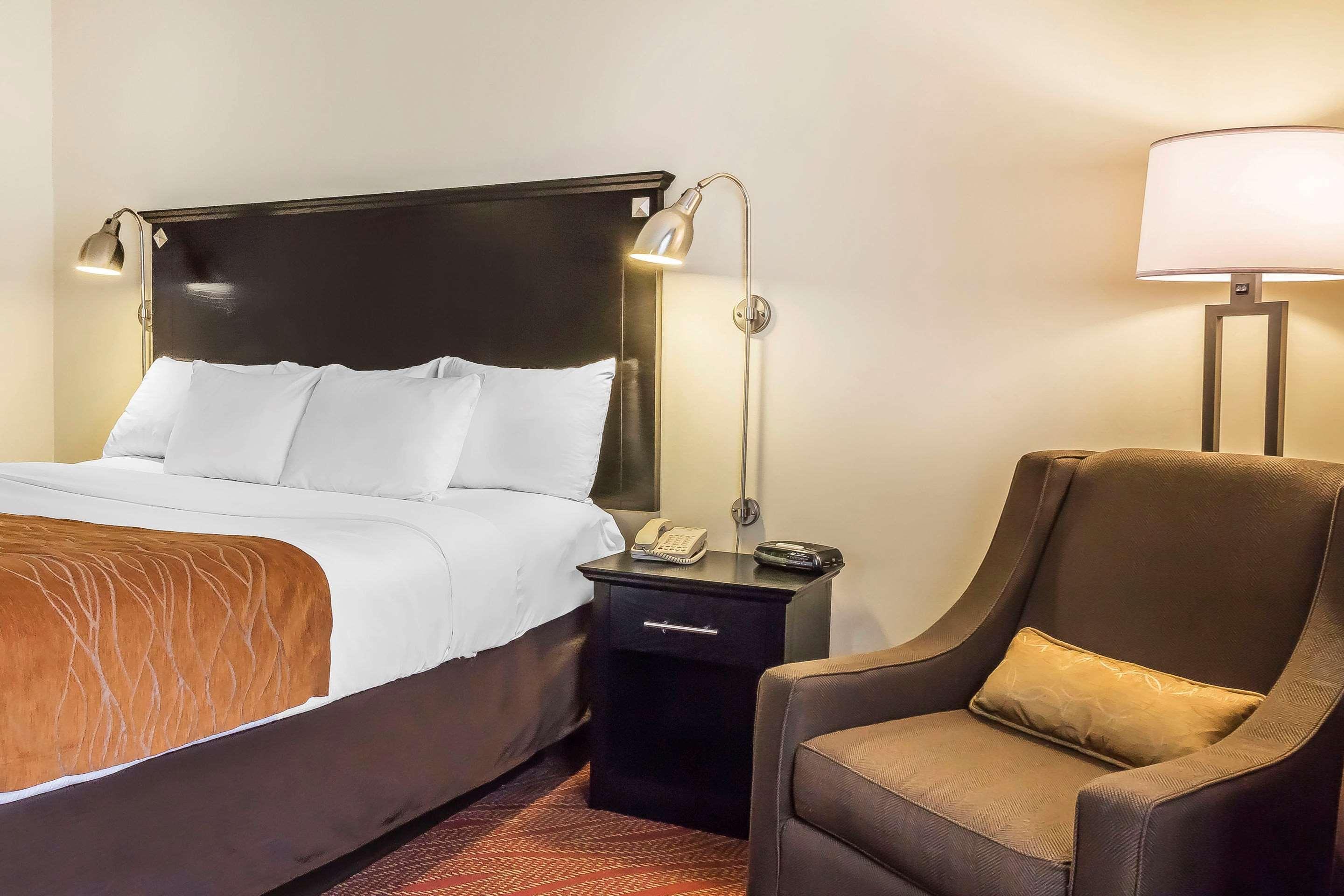 Comfort & Laguardia Airport Hotel 3*