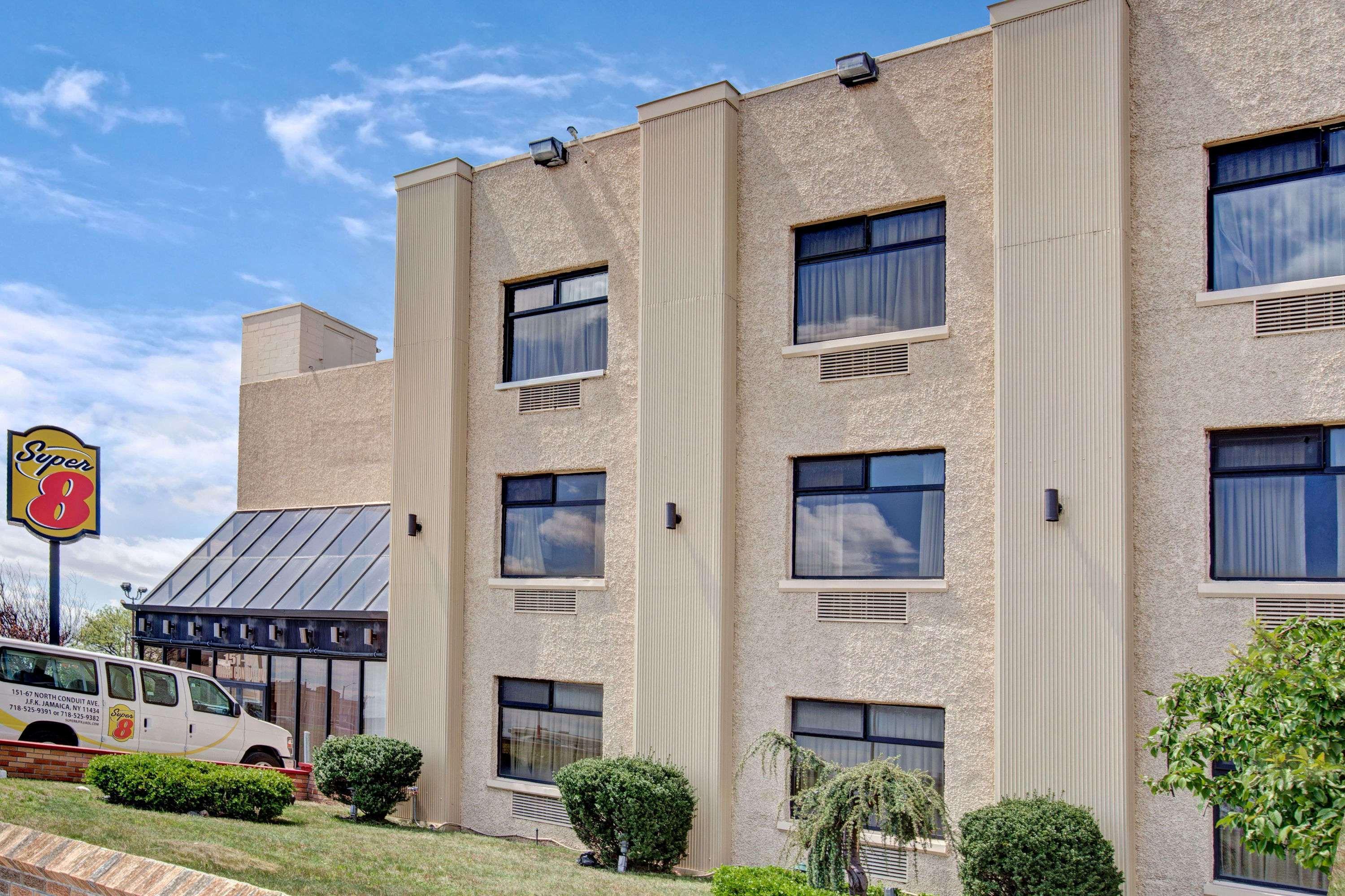 Super 8 By Wyndham Jamaica North Conduit Hotel New York