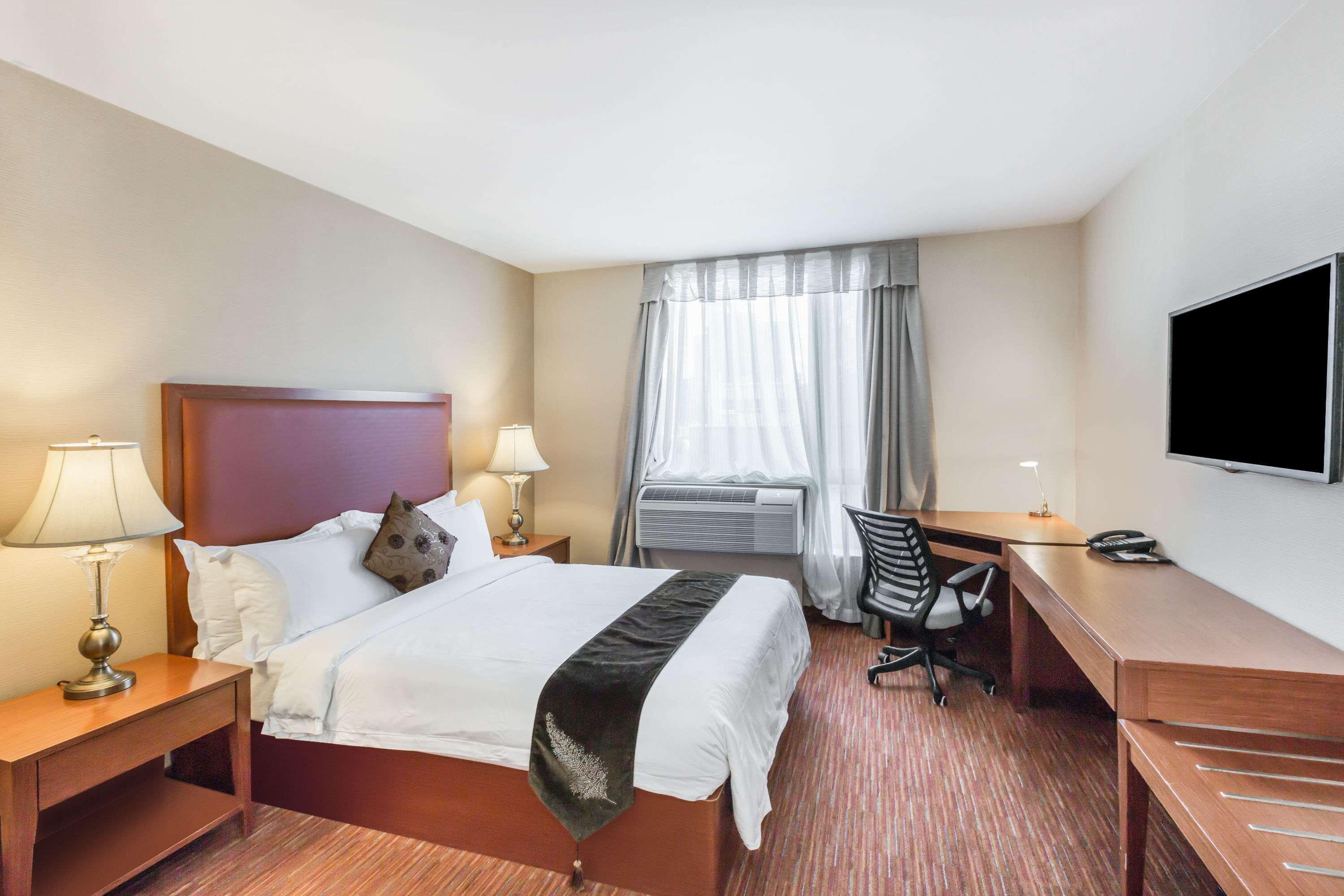 Ramada By Wyndham Flushing Queens Hotel 3*