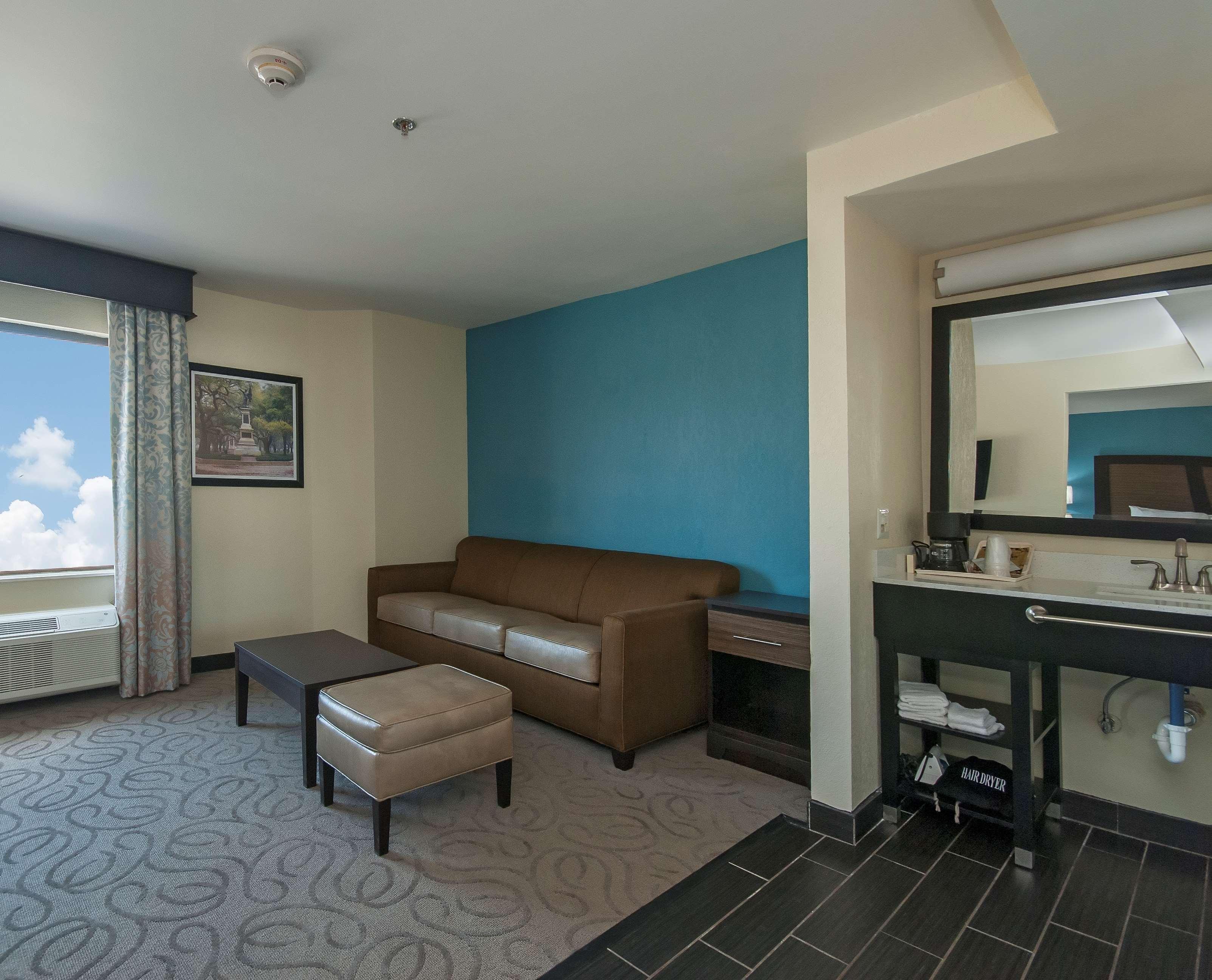 Best Western Queens Gold Coast Hotel