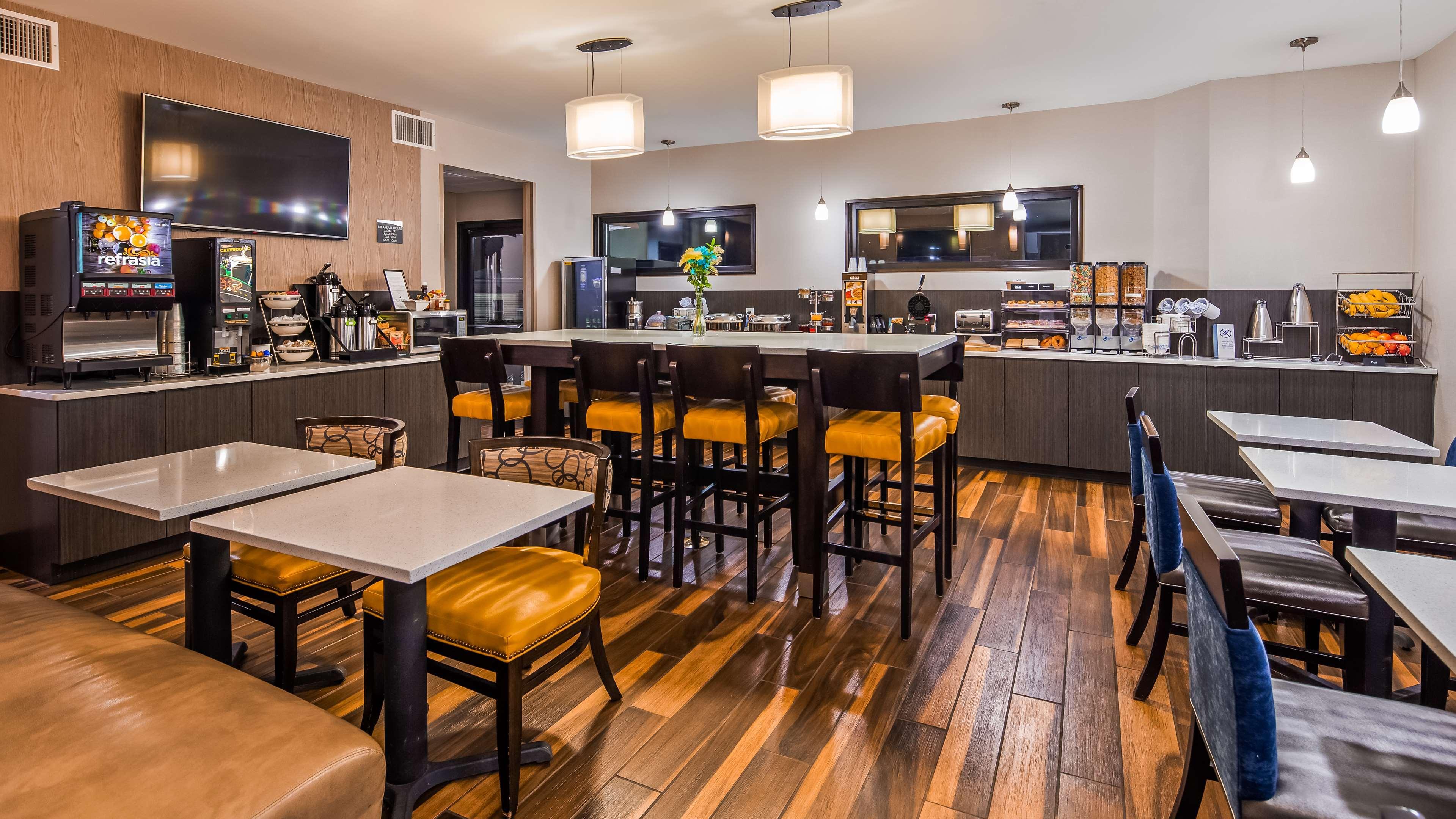 Best Western Queens Gold Coast Hotel