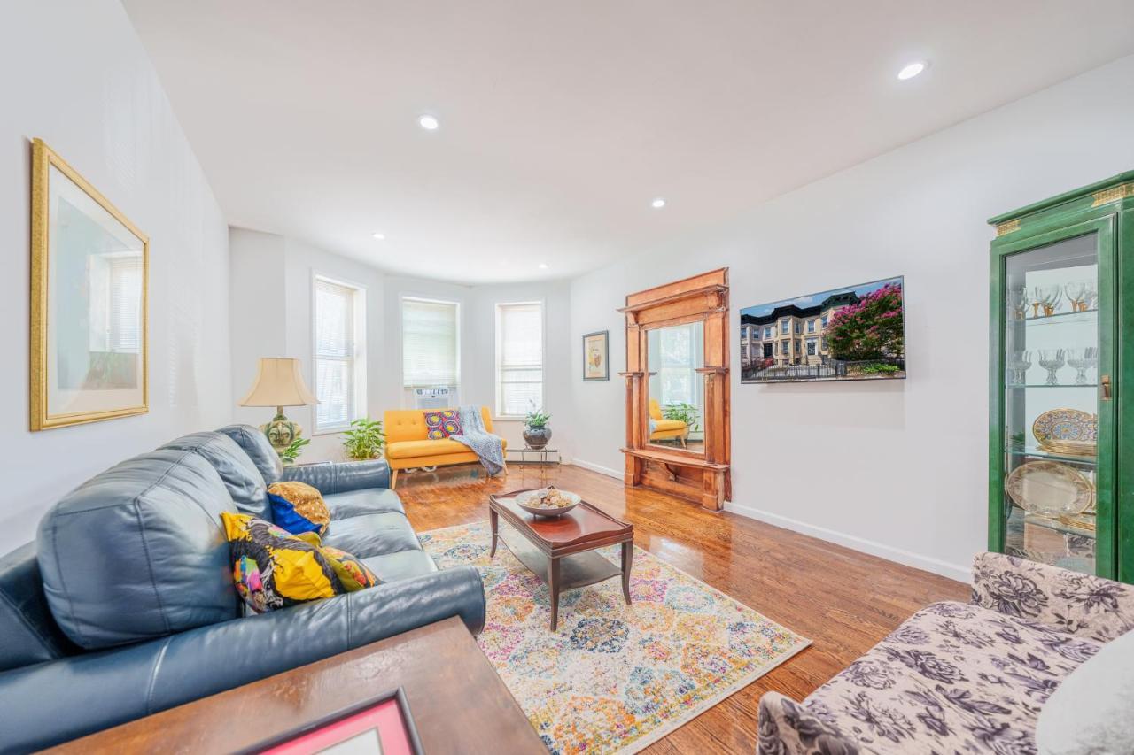 Lovely 2 Bedroom In The Hearts Of Crown Heights Apartment *