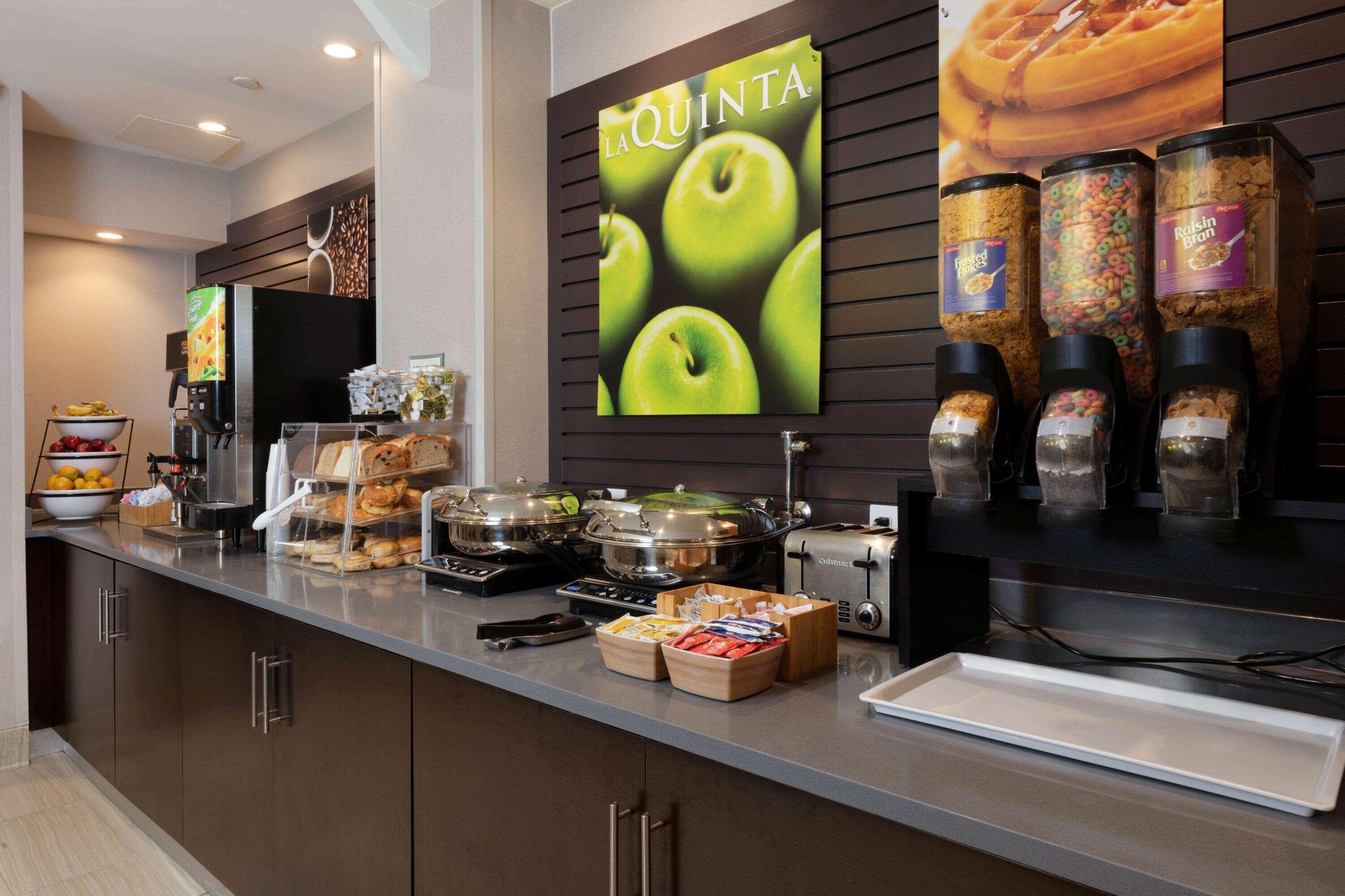 La Quinta By Wyndham City Central Park Hotel 3*