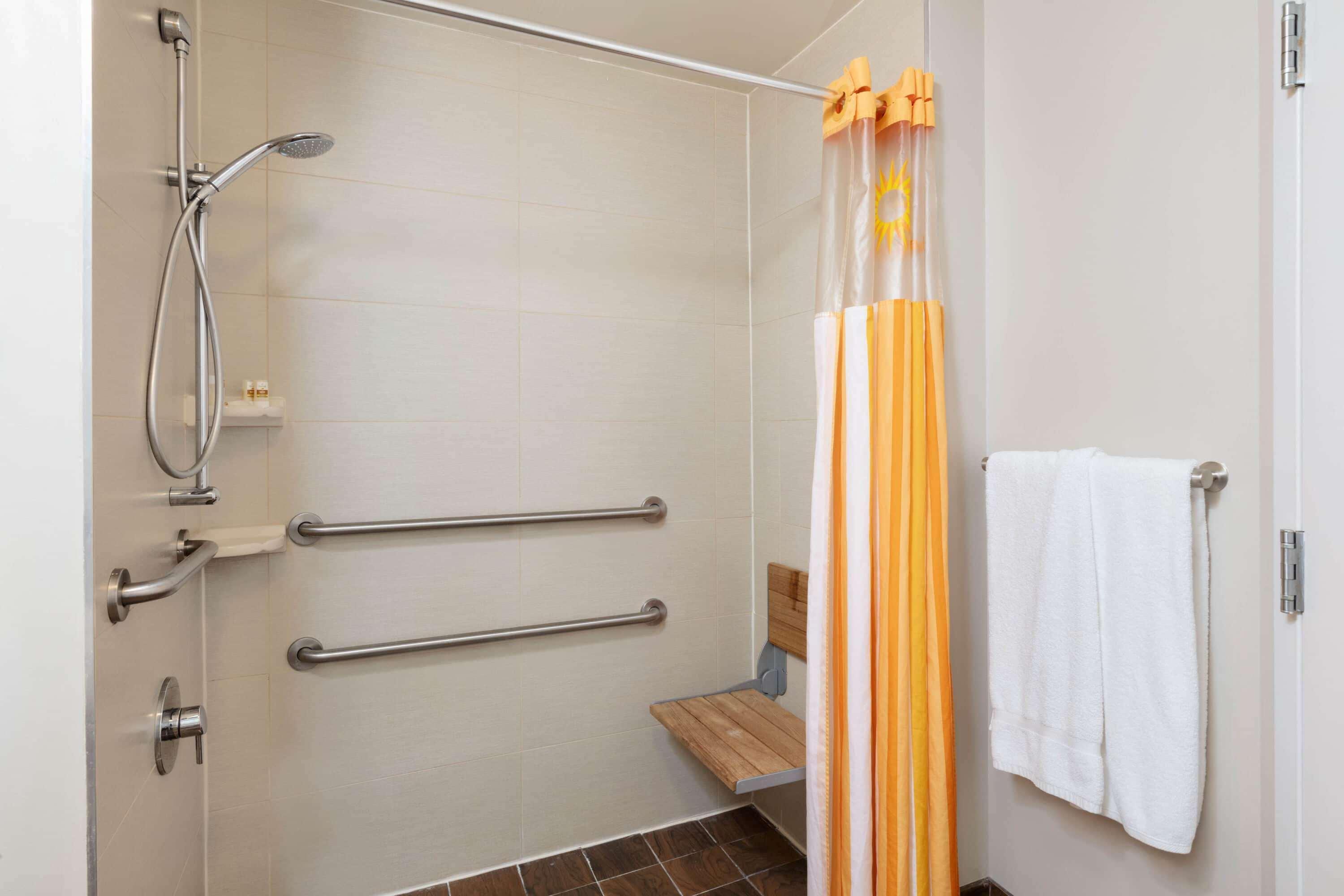Hotel La Quinta By Wyndham City Central Park 3*