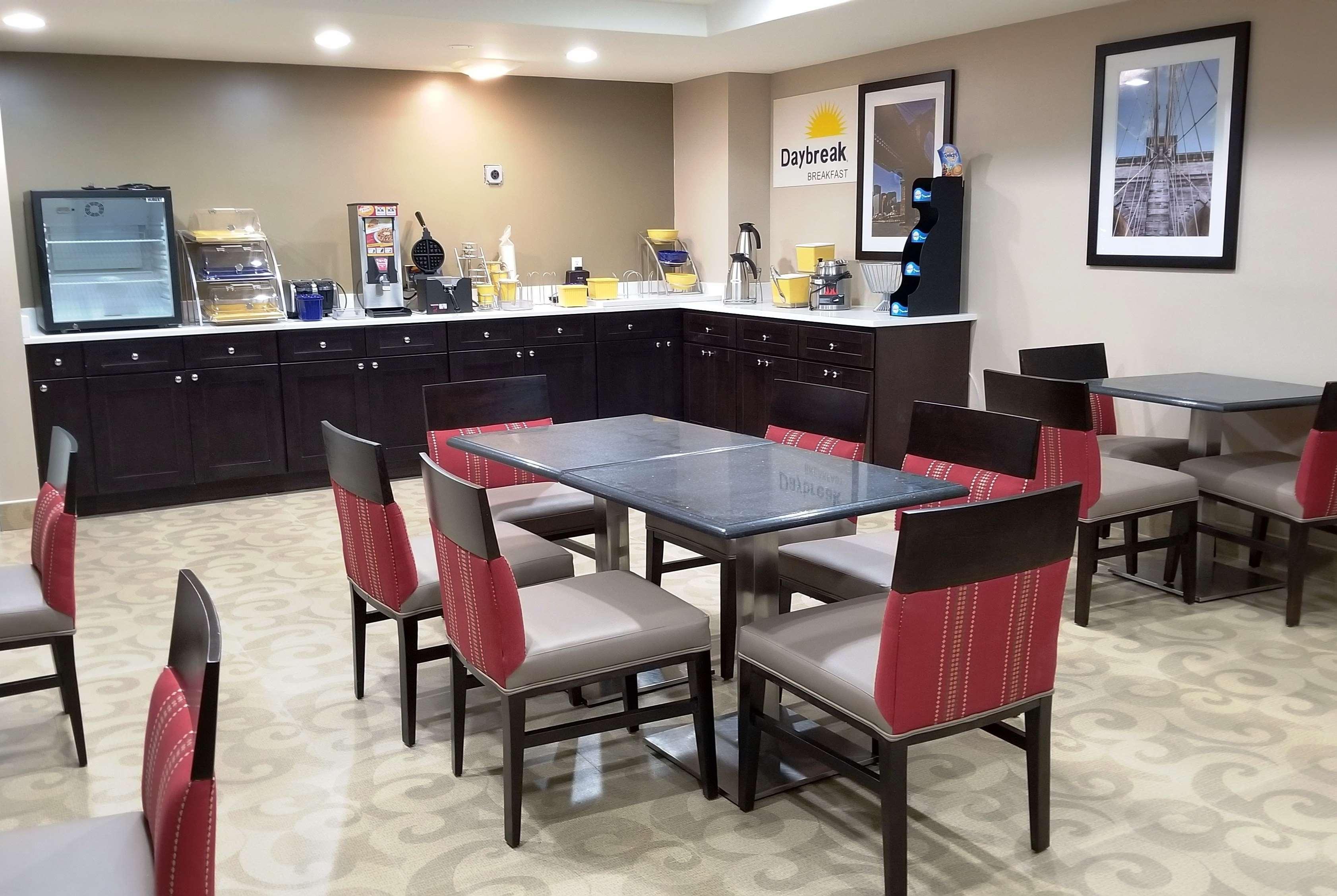 Hotel Days By Wyndham Brooklyn Marine Park 3*