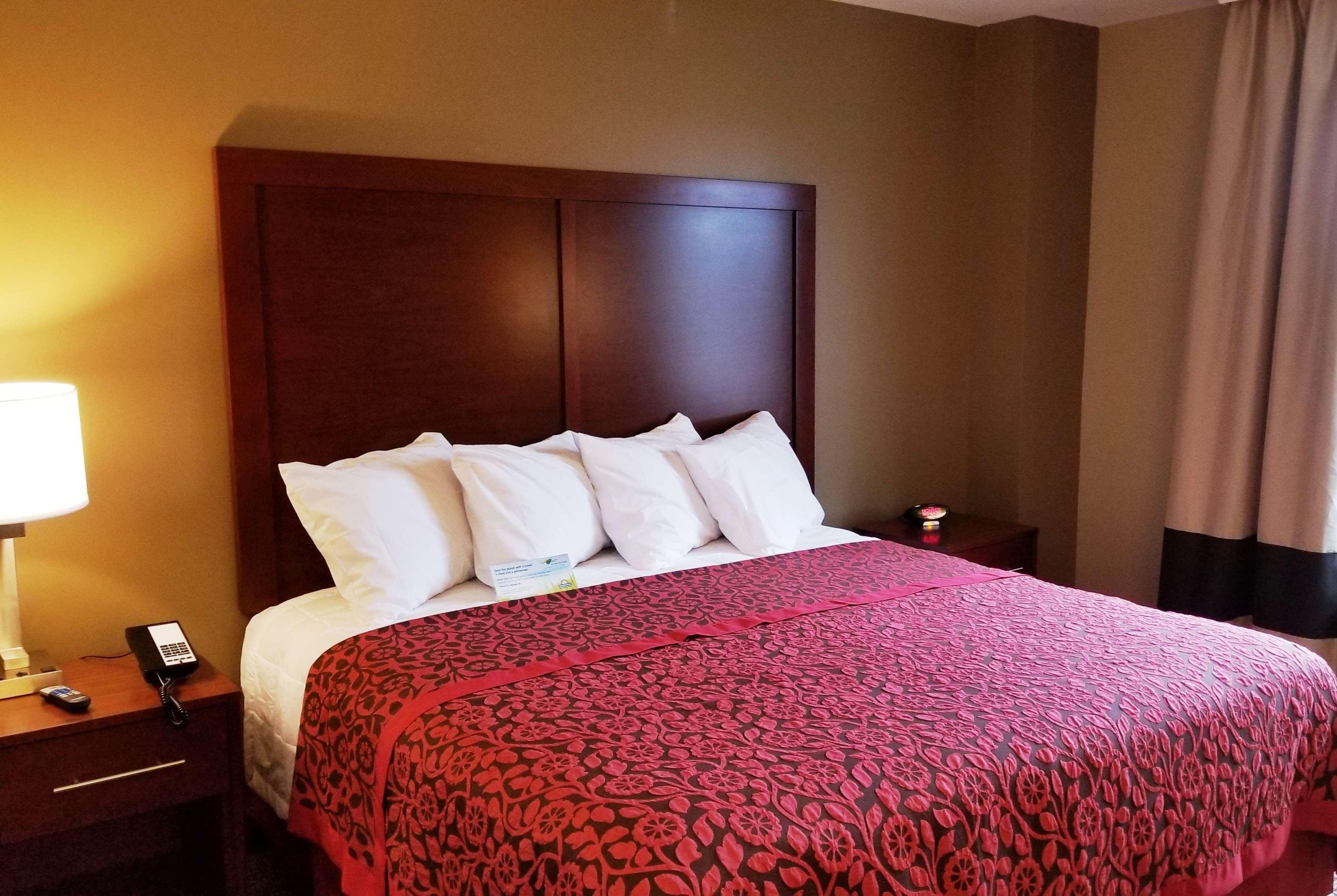 Days By Wyndham Brooklyn Marine Park New York