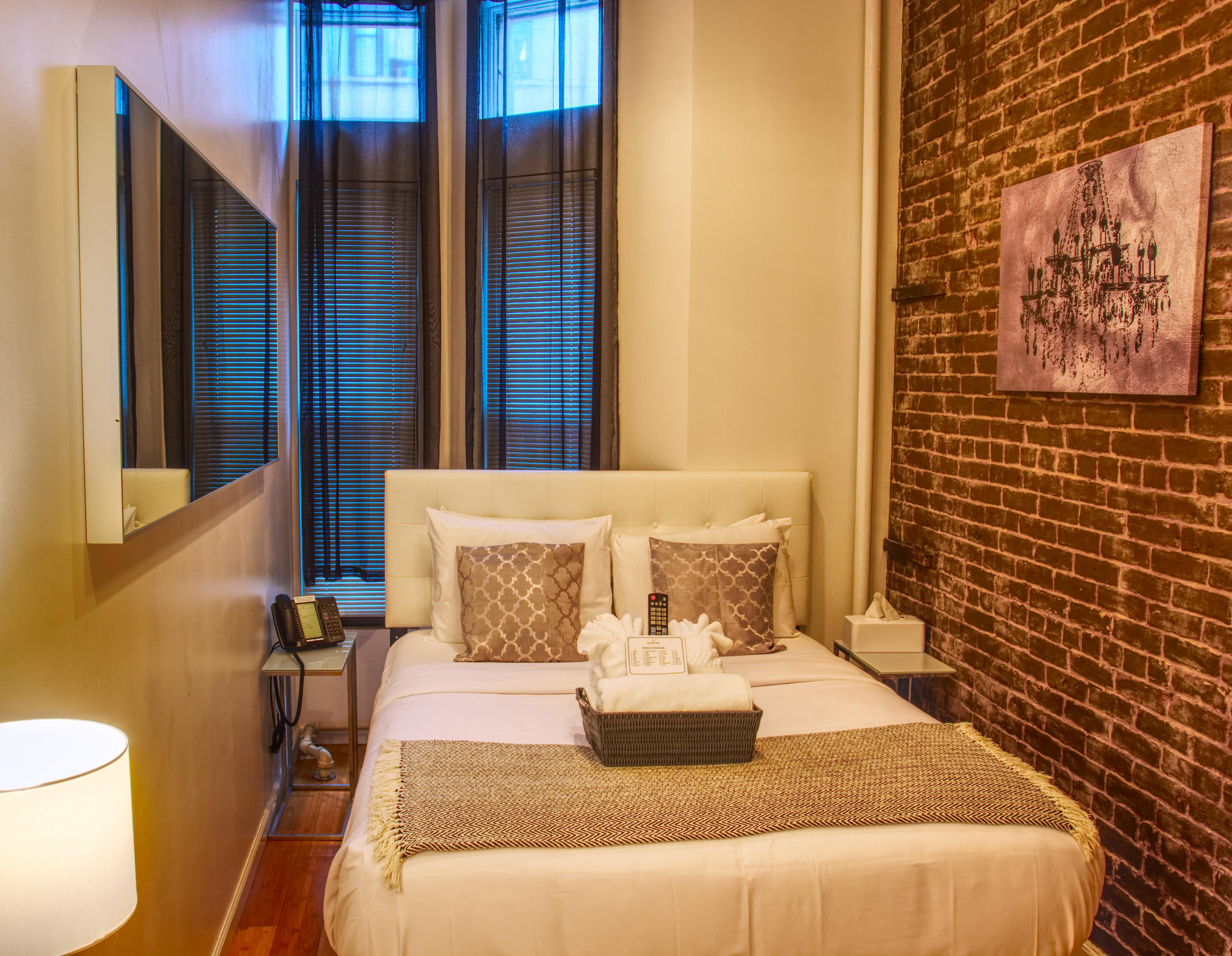 Chelsea (adults Only) Inn