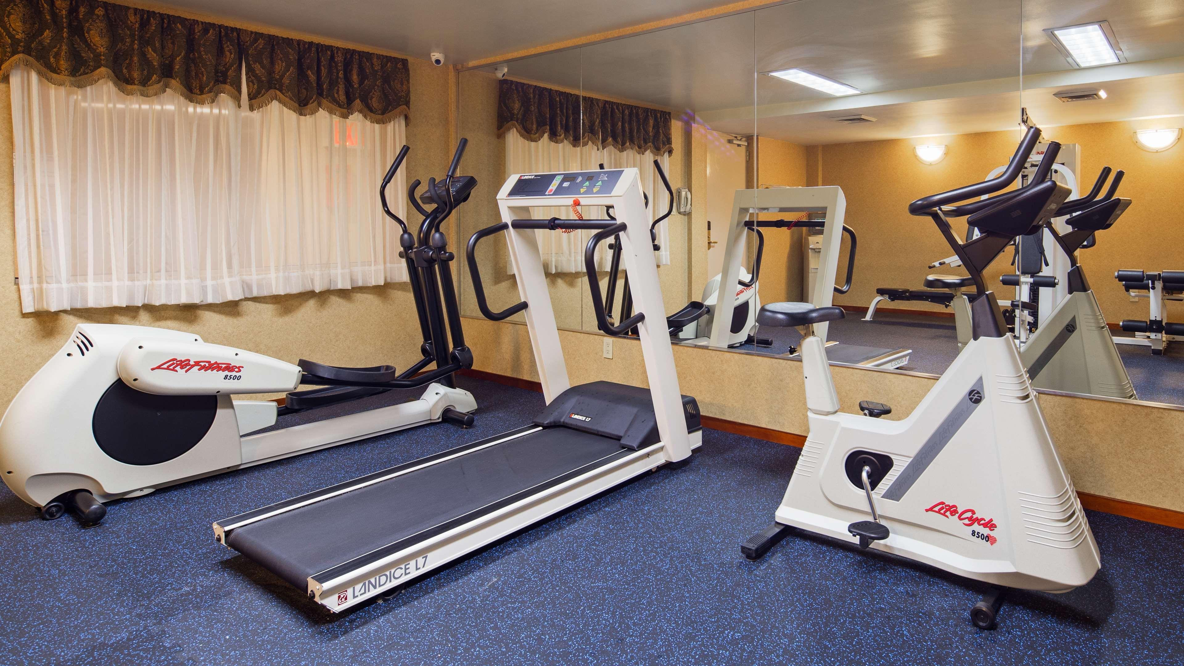 Best Western Queens Court 3*