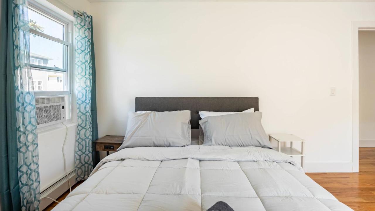 Lovely 3-br In Queens, Near Rockaway *
