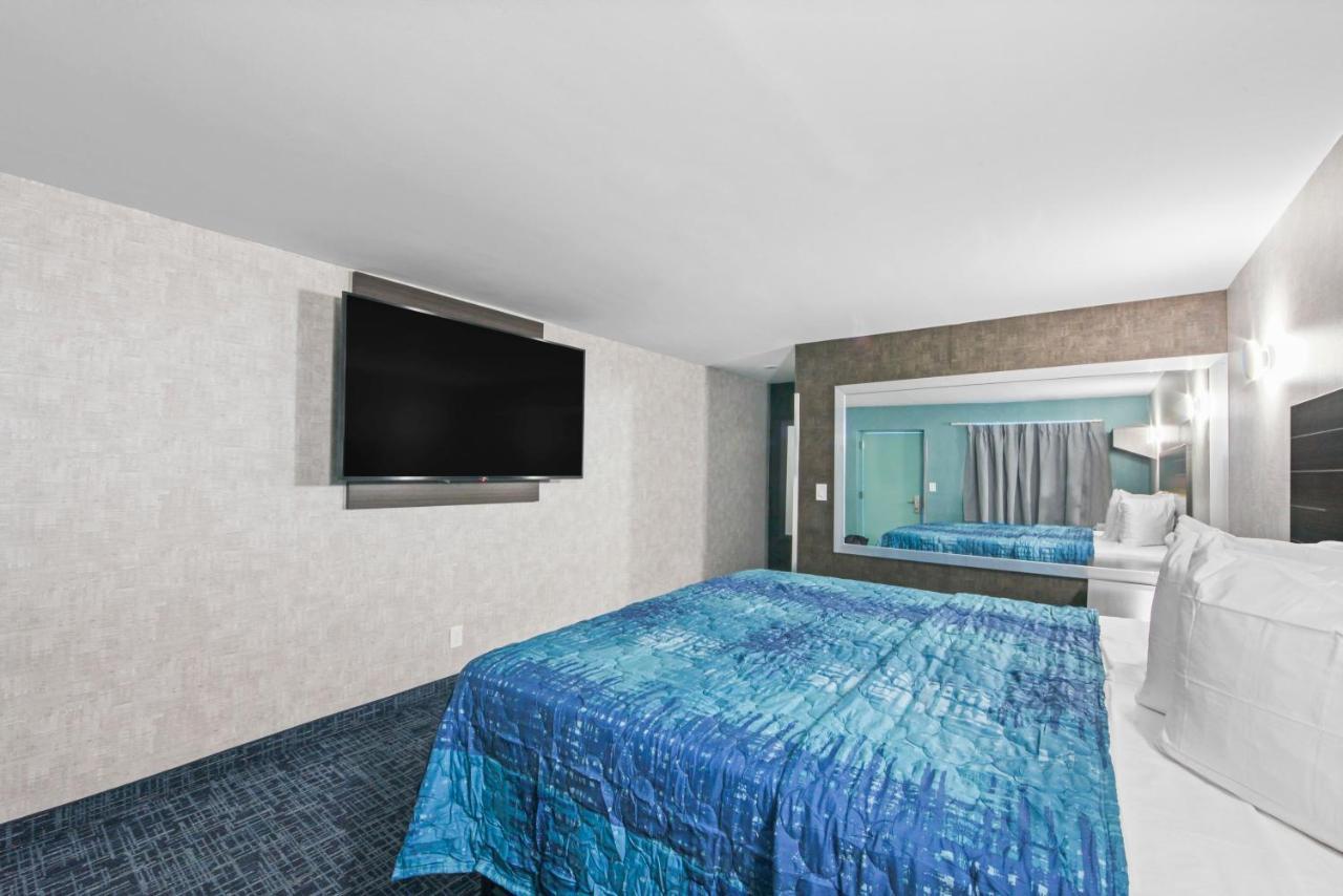 Hotel Opus Bronx Near Bay Plaza Mall New York