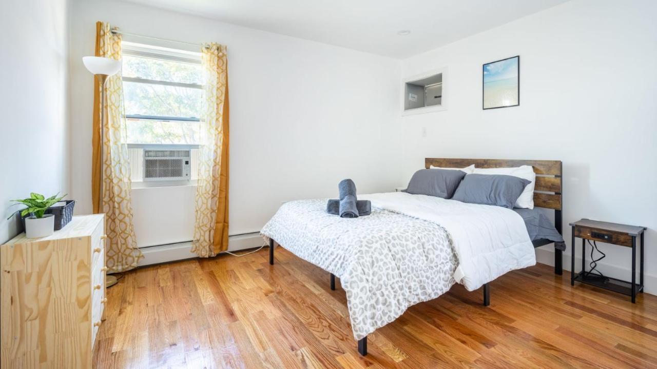 Lovely 3-br In Queens, Near Rockaway *