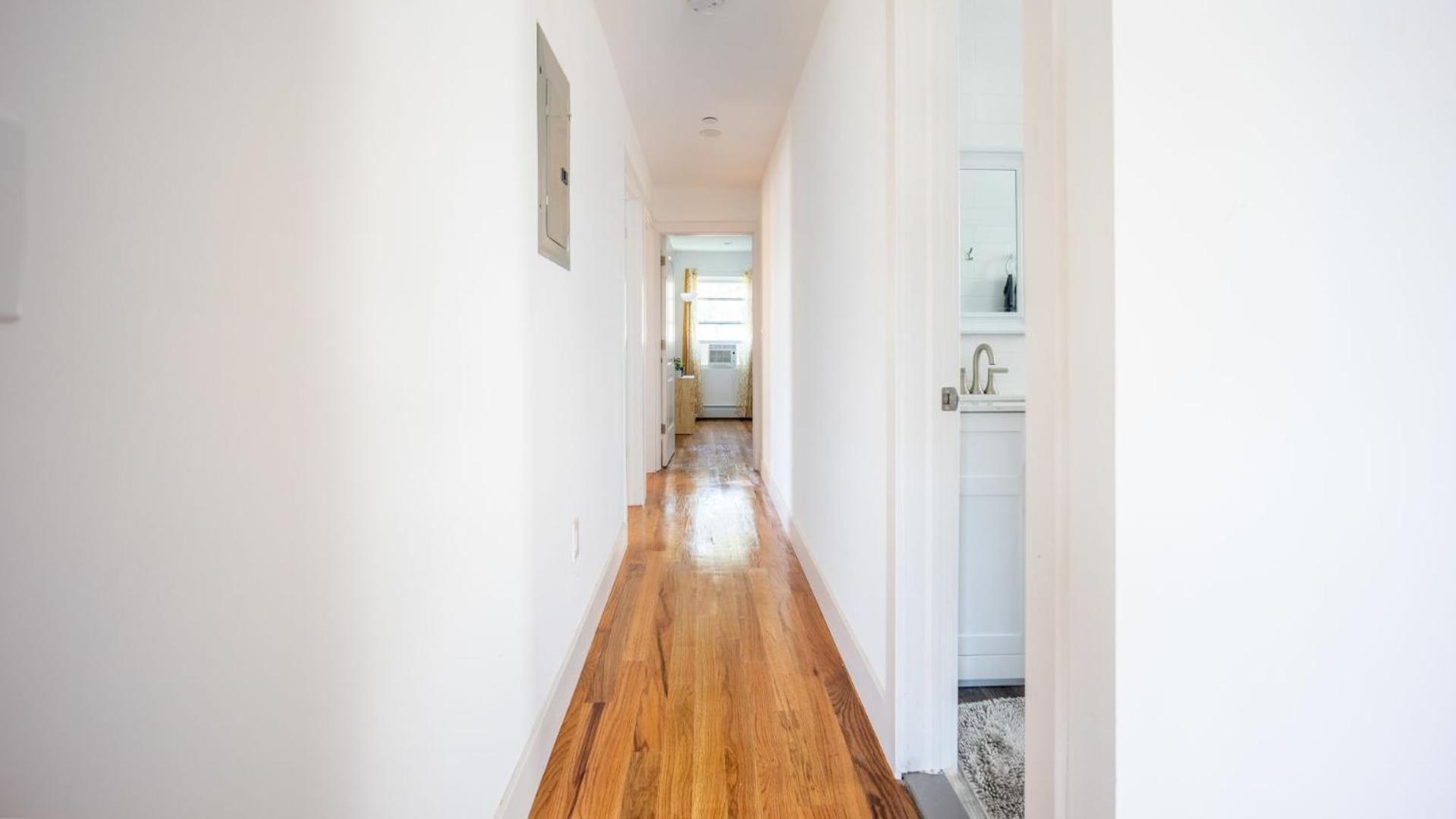 Lovely 3-br In Queens, Near Rockaway New York