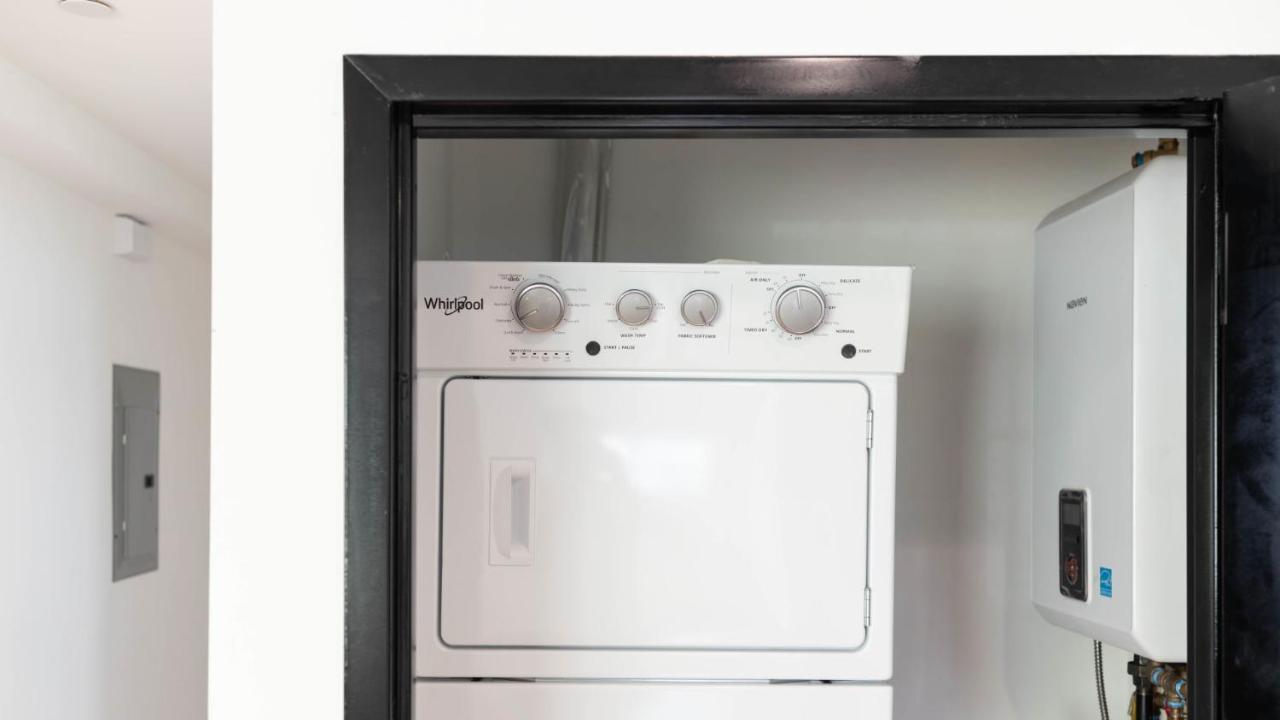 Lovely 3-br In Queens, Near Rockaway Apartment *