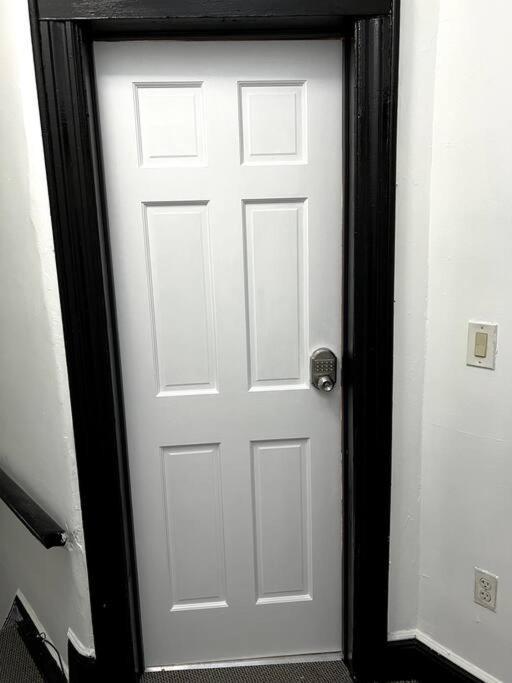 2 Bedroom Queens Near Airtrain, Jfk, Lga 646-667-6696 Apartment
