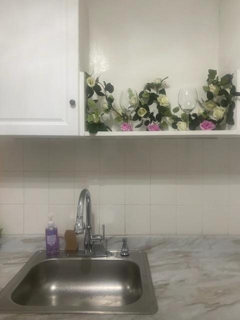 2 Bedroom Queens Near Airtrain, Jfk, Lga 646-667-6696 New York