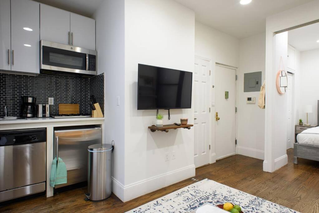 Apartment 69-2a Prime Lower East Side 1br Brand New *