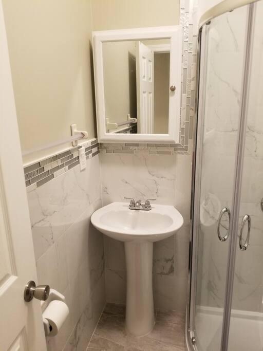 Cozy & Private Space Close To Rumc & Siuh * New York