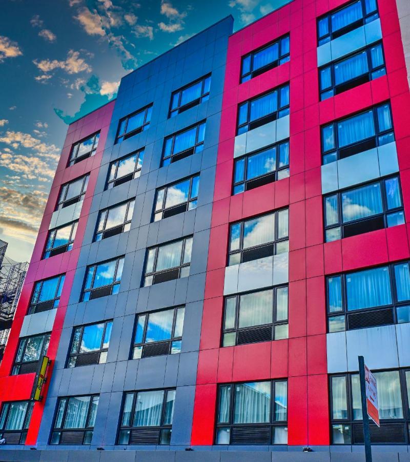 Super 8 By Wyndham Bronx Near Botanical Garden