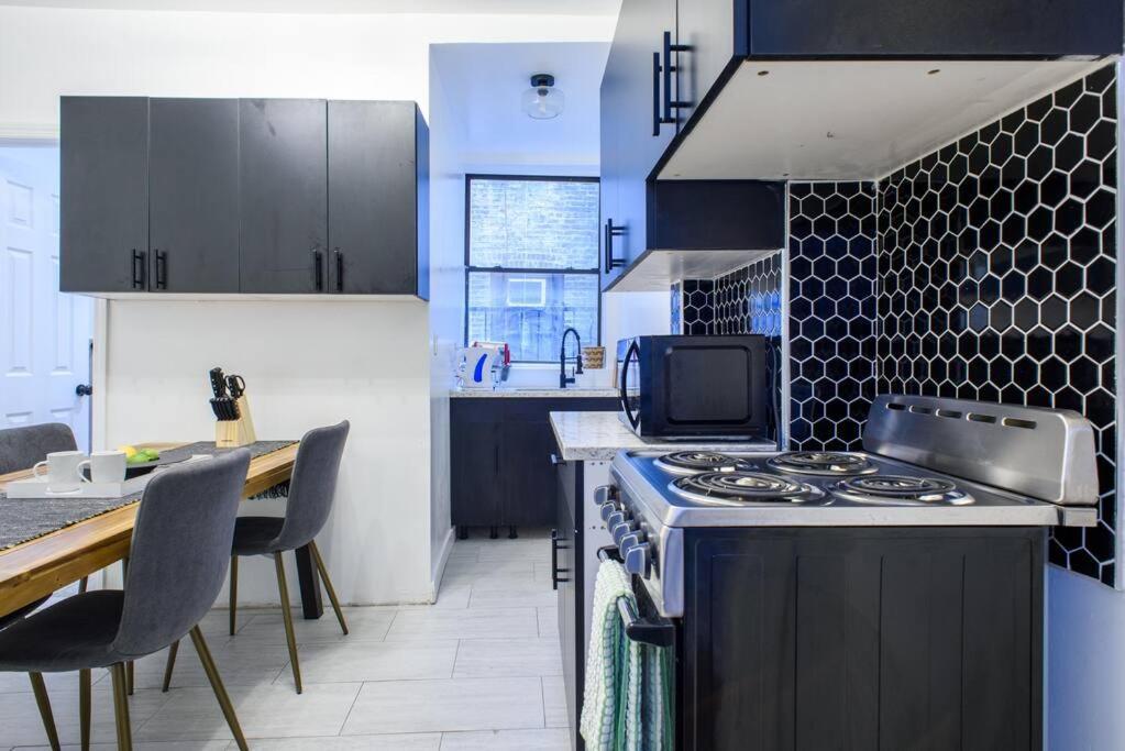 Apartment 454-3w Prime Location 2br Newly Furnished Sleeps 5