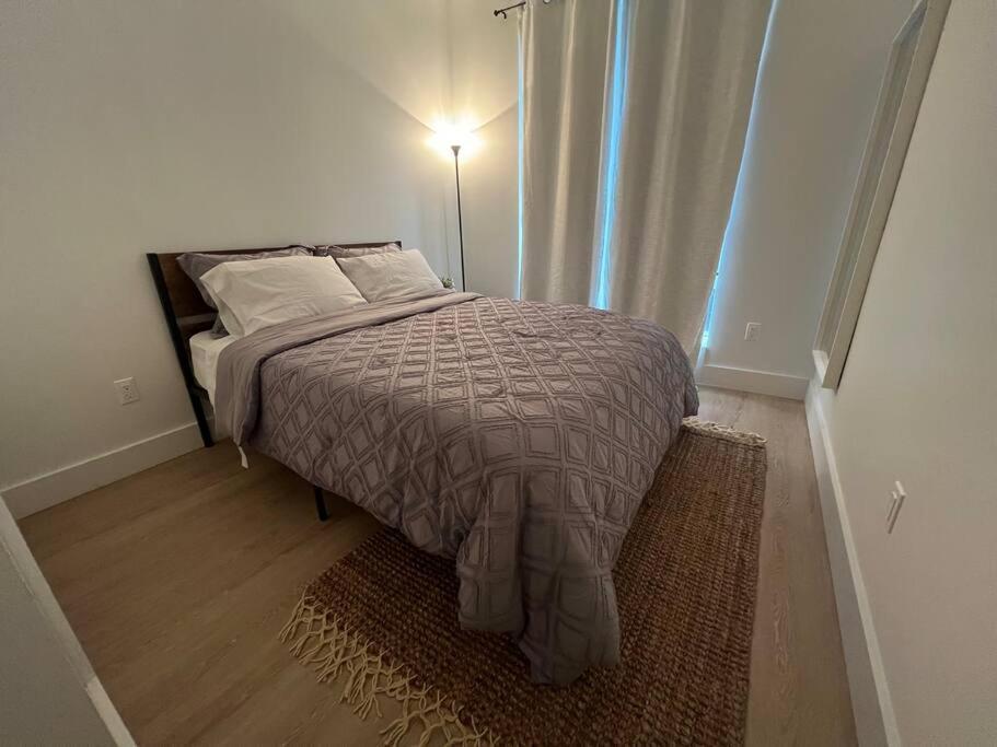 Apartment Modern 2 Bedroom Apt W Pool Table In Heart Of Bklyn *