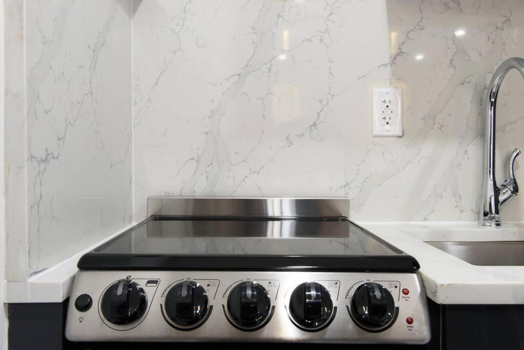 1597-8 Luxury Upper East Side W&d *
