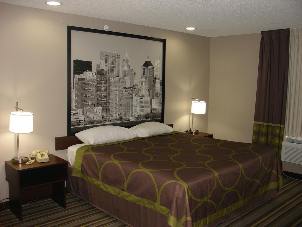 Super 8 By Wyndham Jamaica North Conduit Hotel