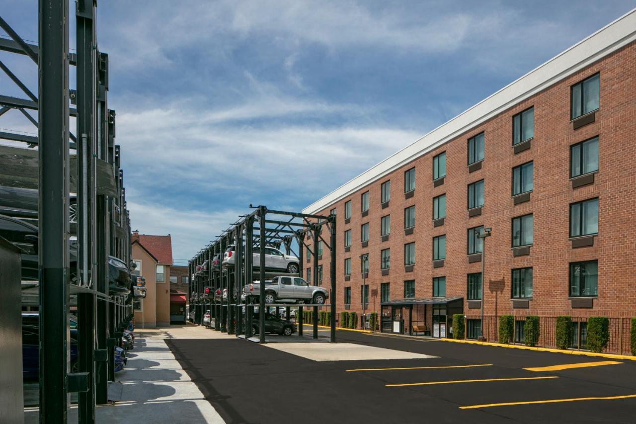 Hotel Fairfield By Marriott Jfk Airport 3*