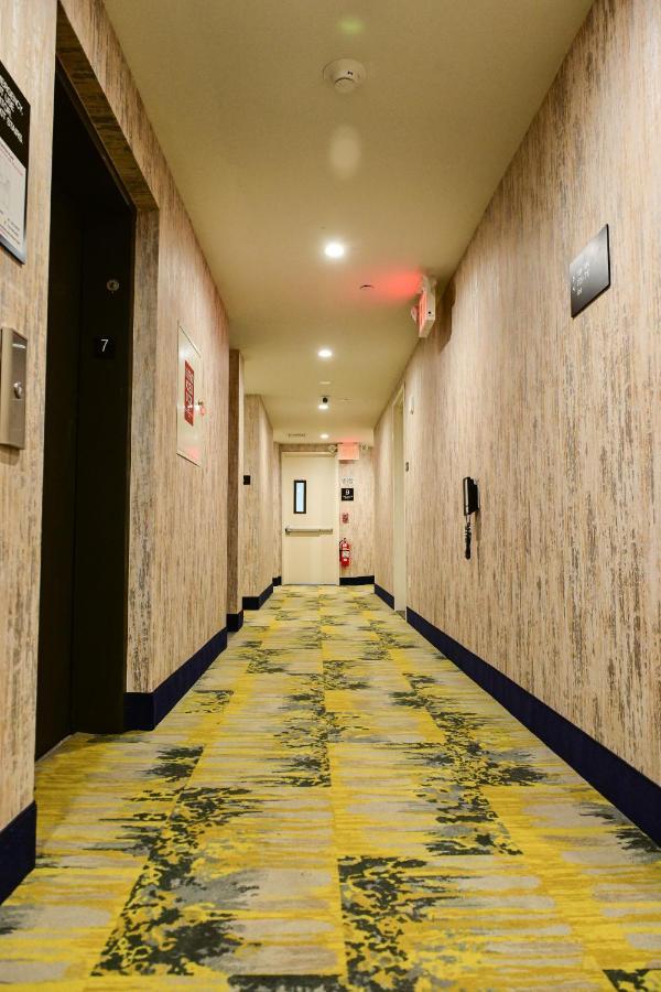 Super 8 By Wyndham Bronx Near Botanical Garden Hotel 2*