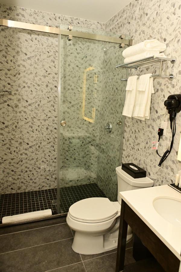 Super 8 By Wyndham Bronx Near Botanical Garden Hotel