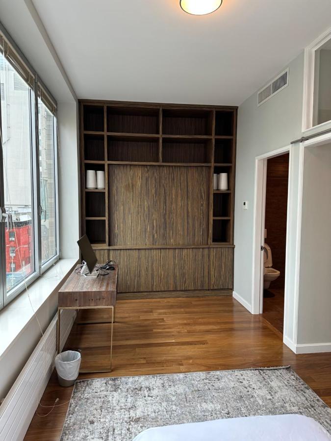 Posh 4 Bedroom Times Square Penthouse With Private Rooftop Apartment *