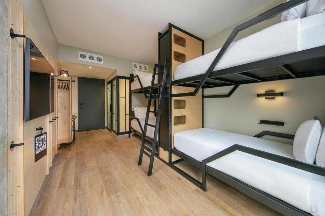 Moxy Brooklyn Williamsburg Hotel New York