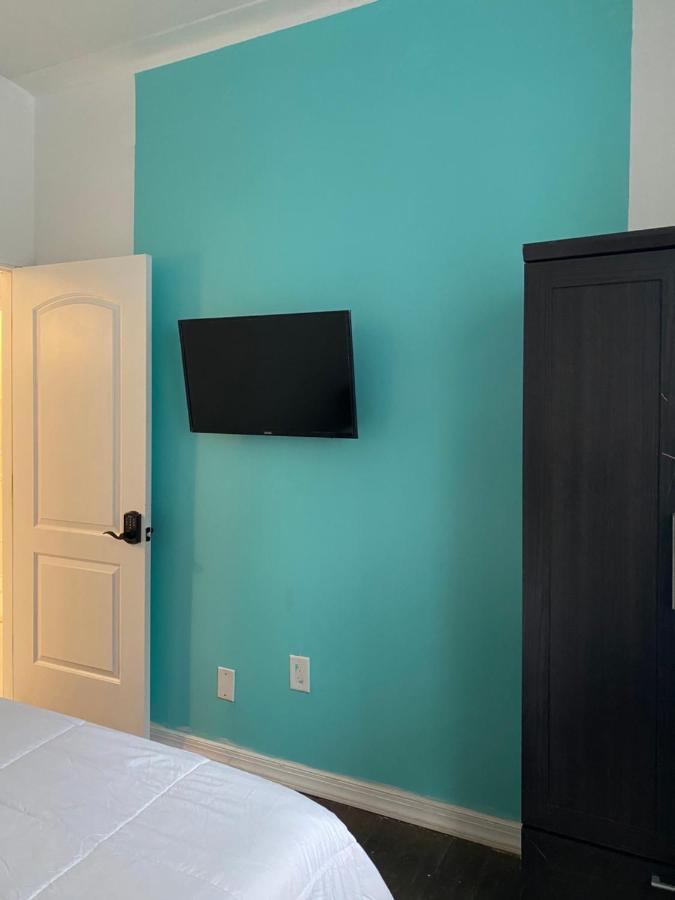 Un4vailable Apartment *