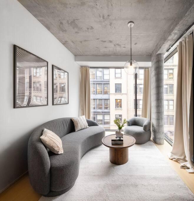 Stunning Penthouse In Chelsea Apartment *