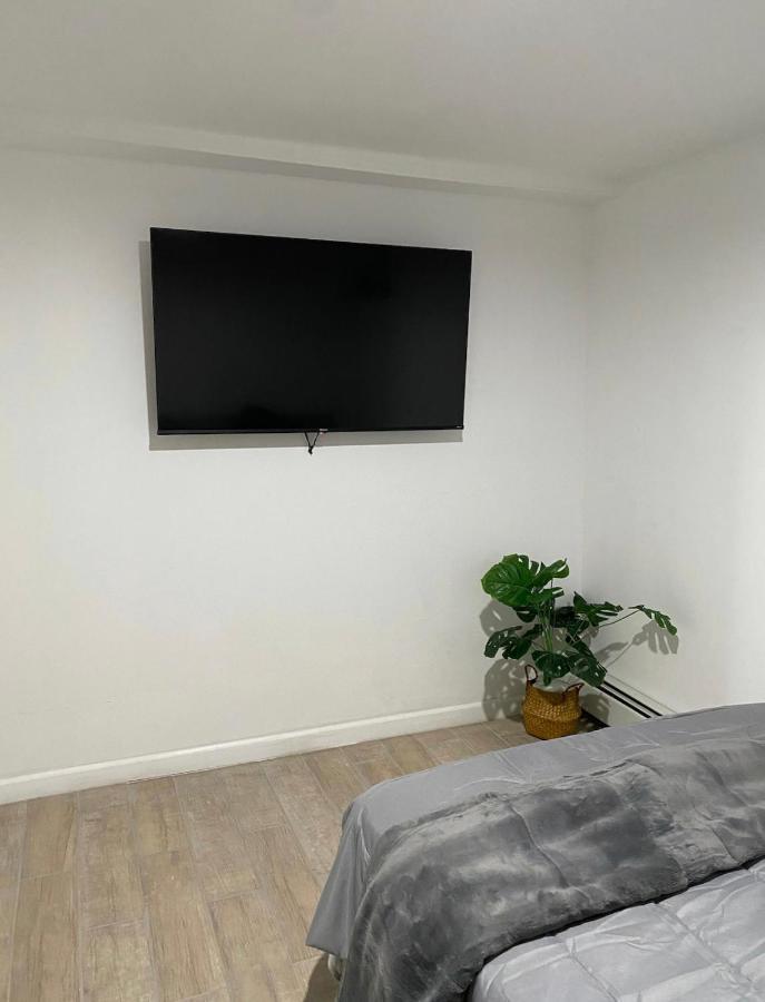 145 St Queens Near Jfk, Lga, & Citi Field, Free Parking In The Backyard 646-667-6696 Apartment