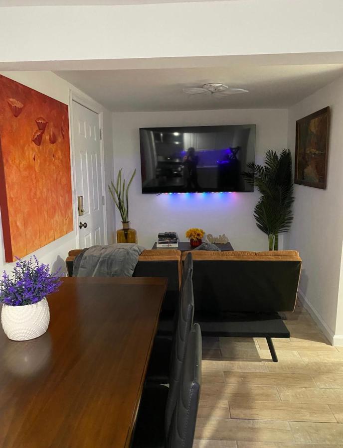 145 St Queens Near Jfk, Lga, & Citi Field, Free Parking In The Backyard 646-667-6696 Apartment New York