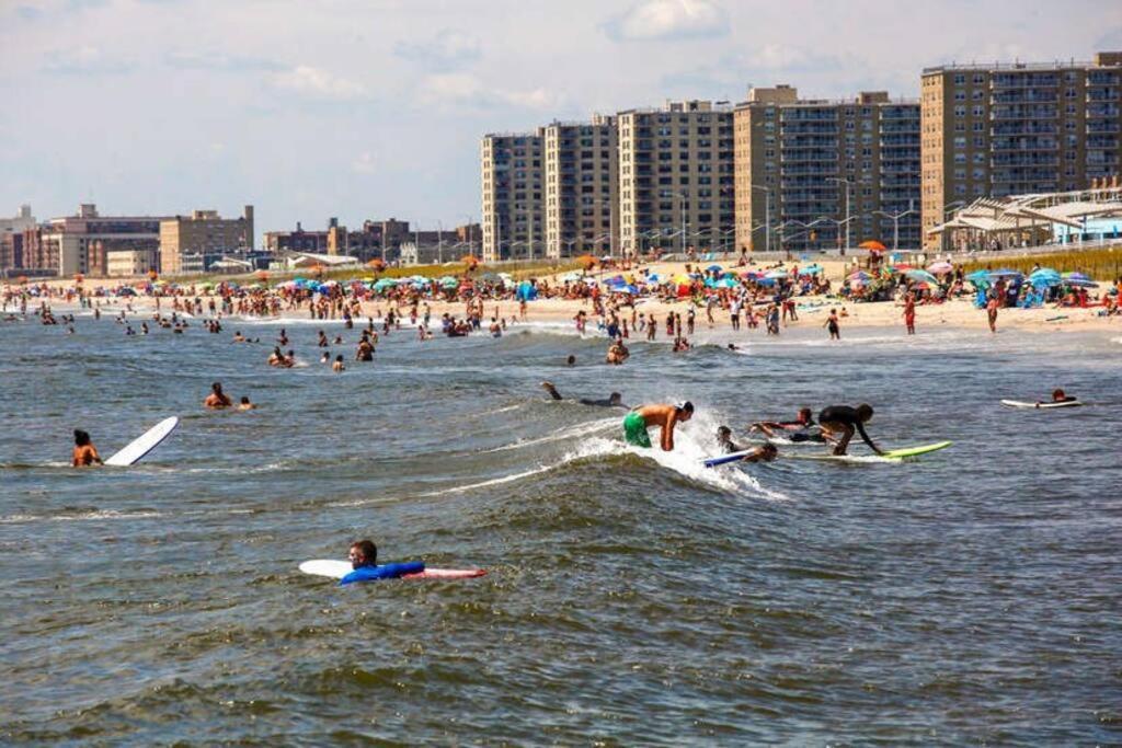 Rockaway 3 Bedroom By The Sea. Holiday home New York