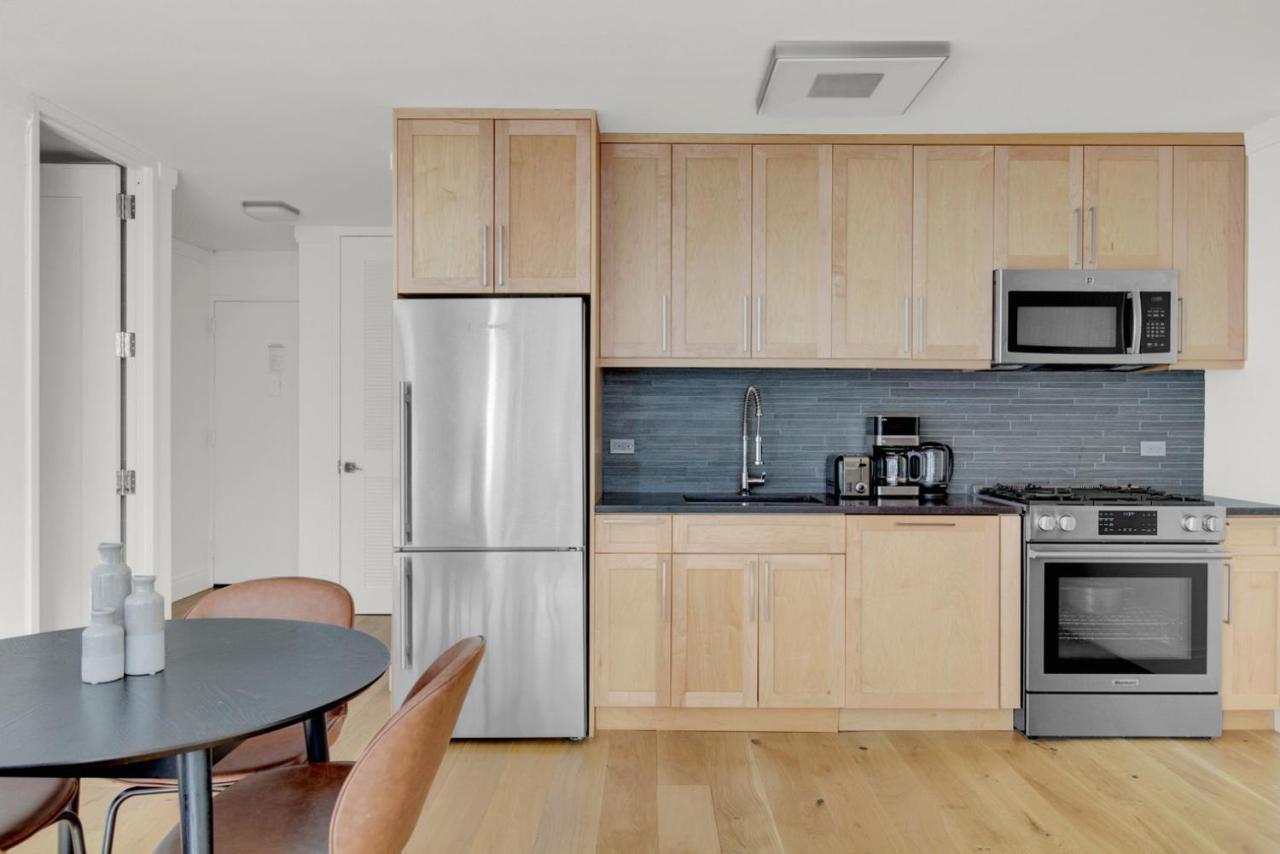 Apartment Ues 2br W Elevator Doorman Gym Nr The Met Nyc-683 *