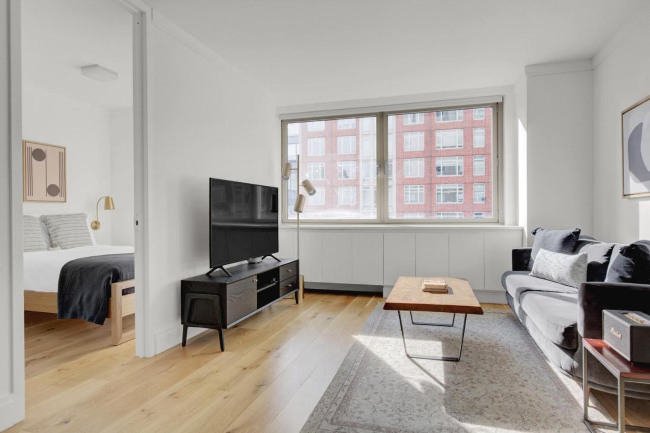 Ues 2br W Elevator Doorman Gym Nr The Met Nyc-683 New York