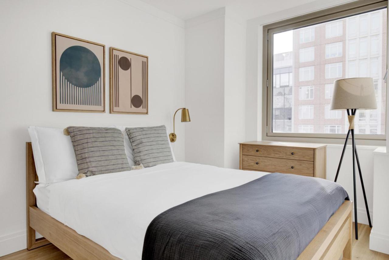 Ues 2br W Elevator Doorman Gym Nr The Met Nyc-683 Apartment *