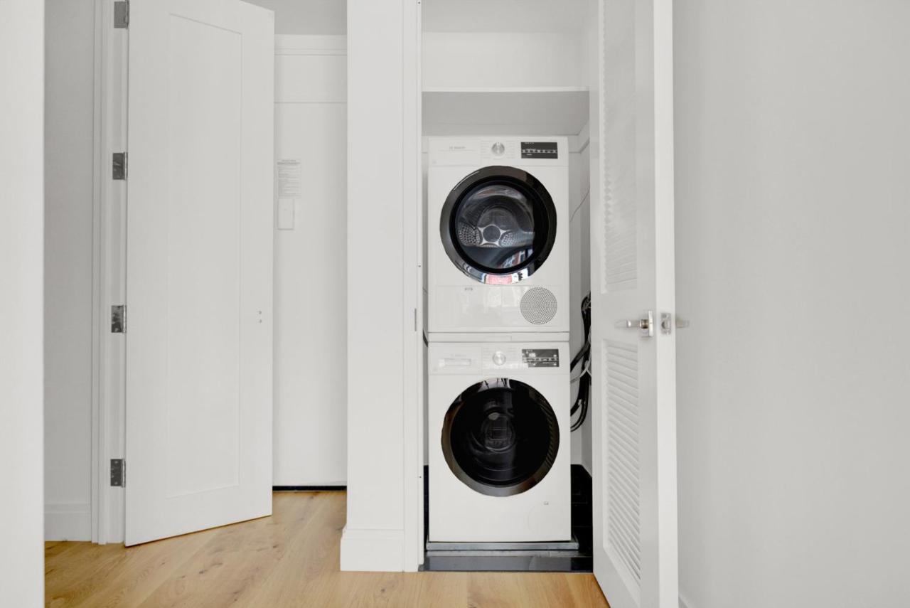 Ues 2br W Elevator Doorman Gym Nr The Met Nyc-683 Apartment New York