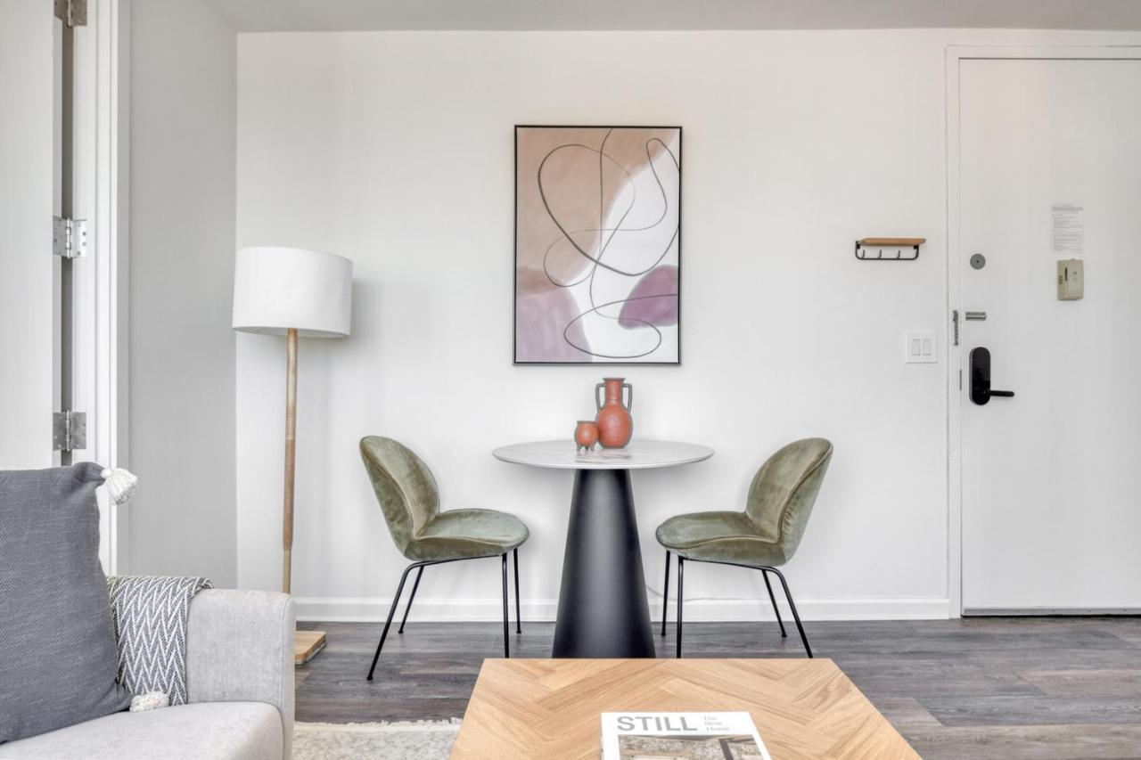 Midtown W 2br W Gym Wd Nr Times Sq Nyc-898 Apartment