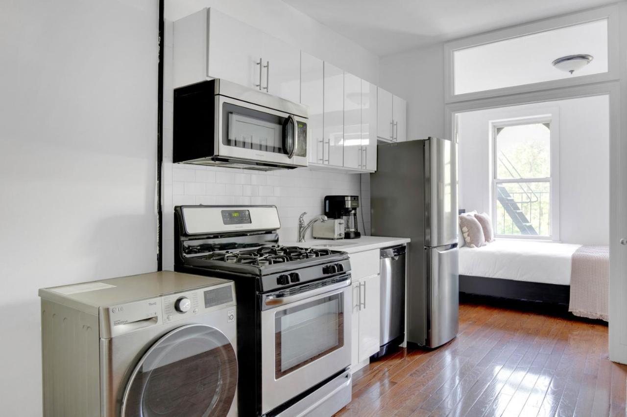 Sunlit Les 1br W Wd Nr Bd Train Nyc-865 Apartment New York